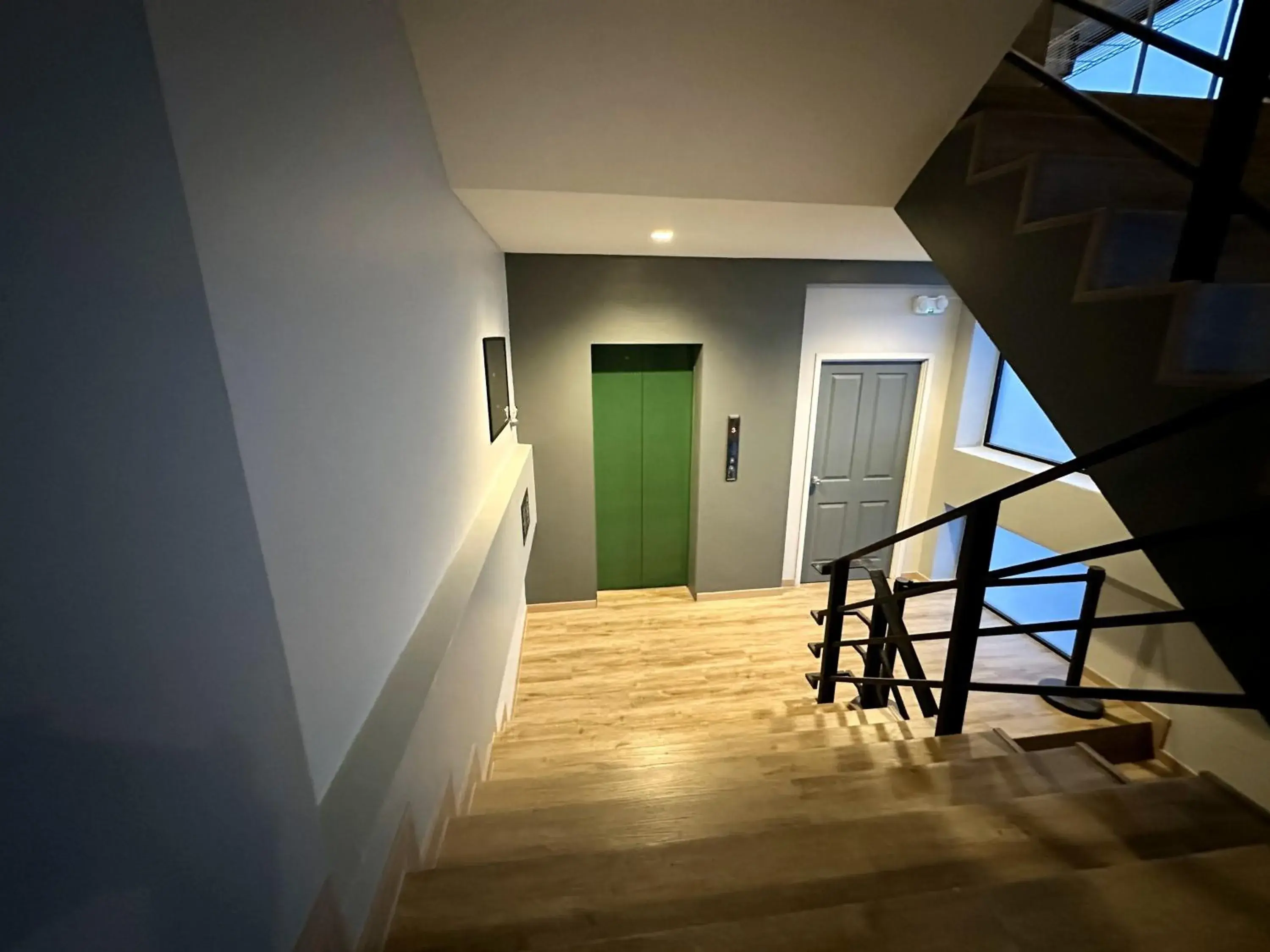 Property building in Bed-room at Suvarnabhumi Airport - Newly renovated Property building in Bed-room at Suvarnabhumi Airport - Newly renovated