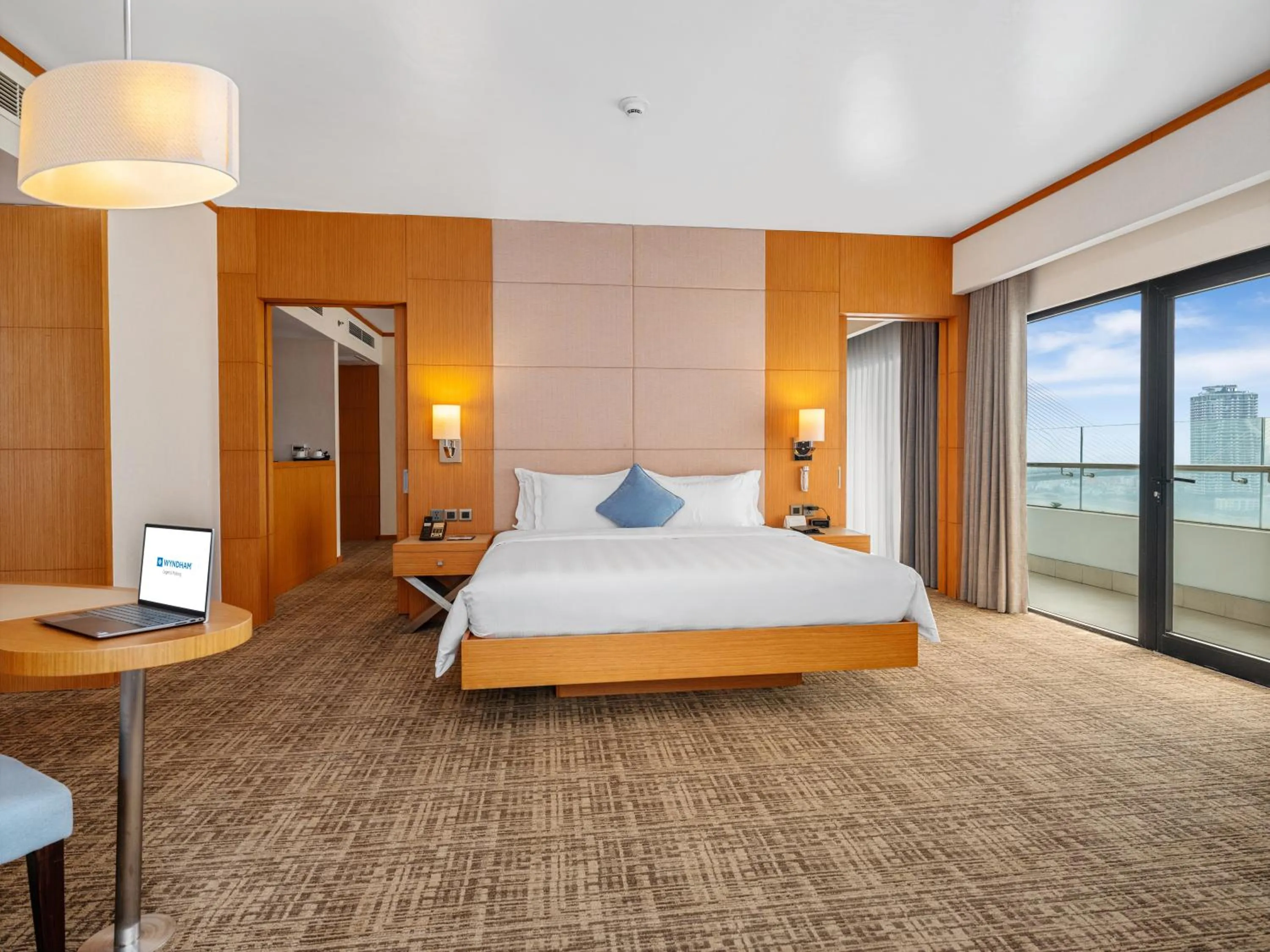 Bed in Wyndham Legend Halong