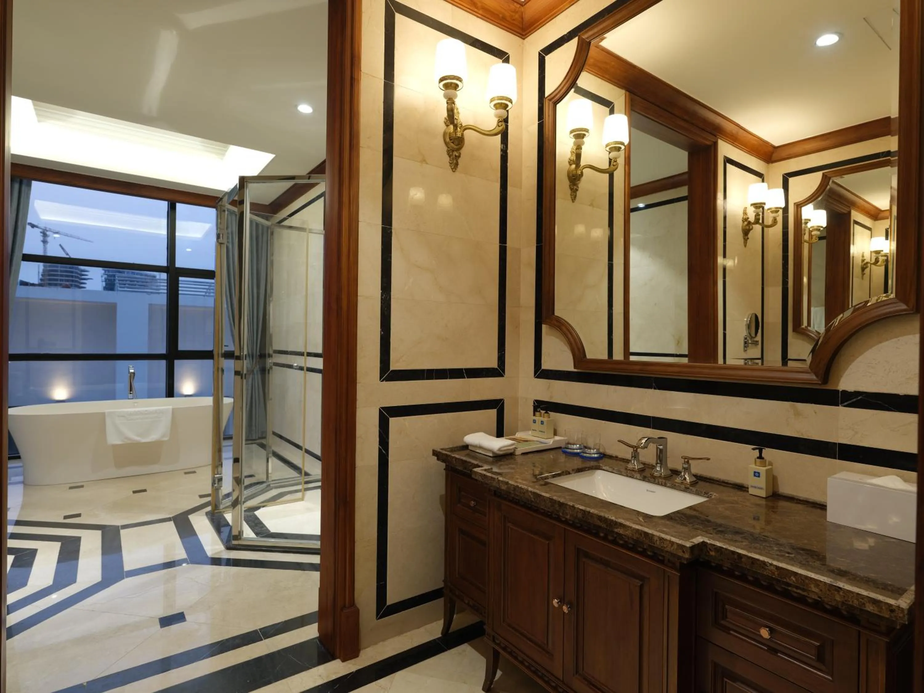 Shower in Wyndham Legend Halong