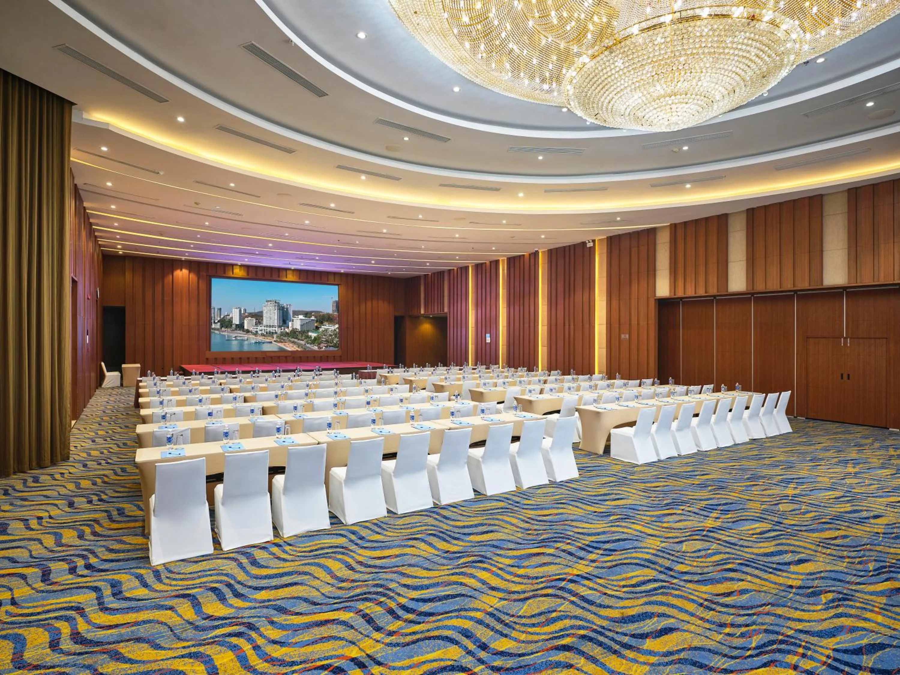 Wyndham Legend Halong