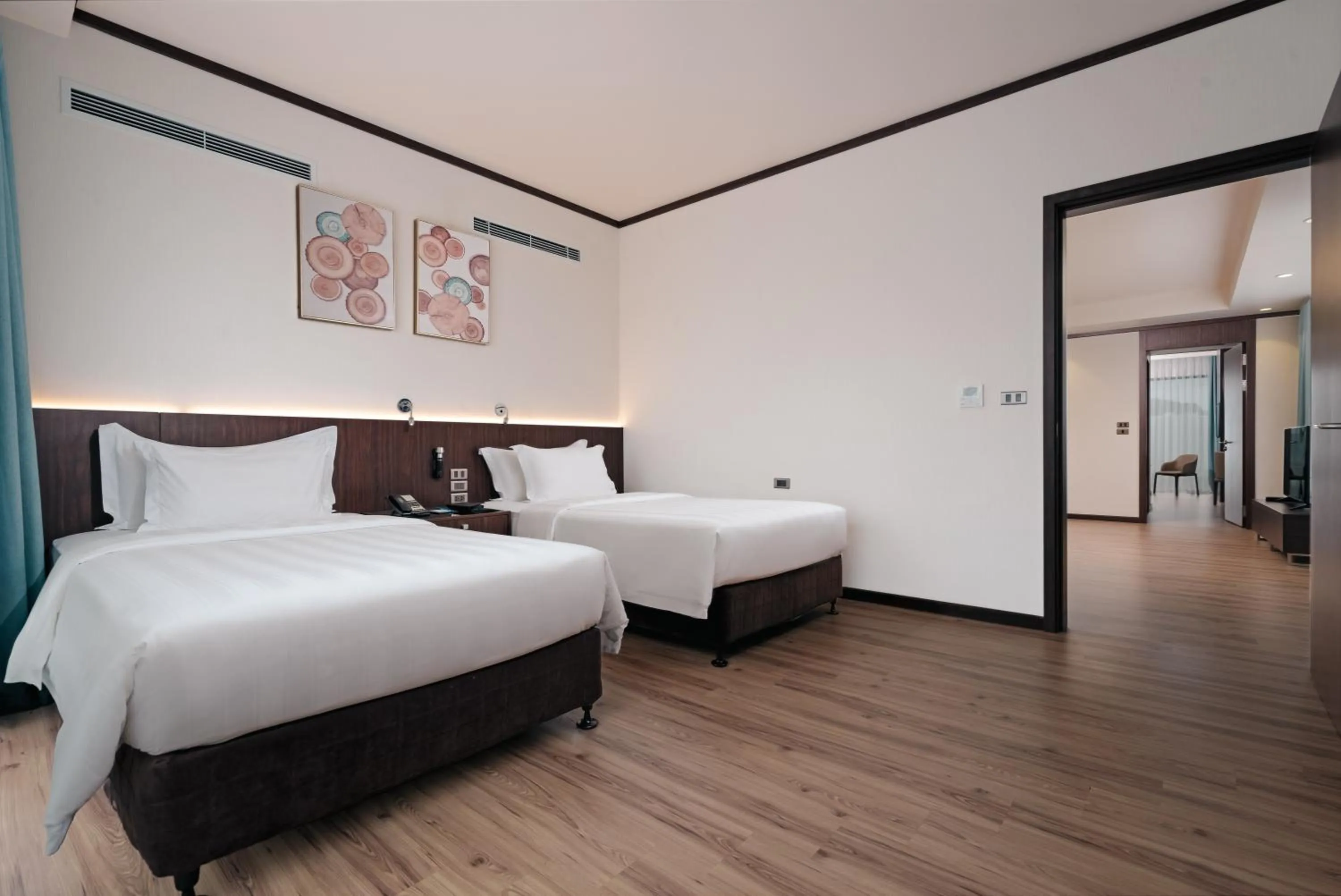 Bed in Wyndham Legend Halong