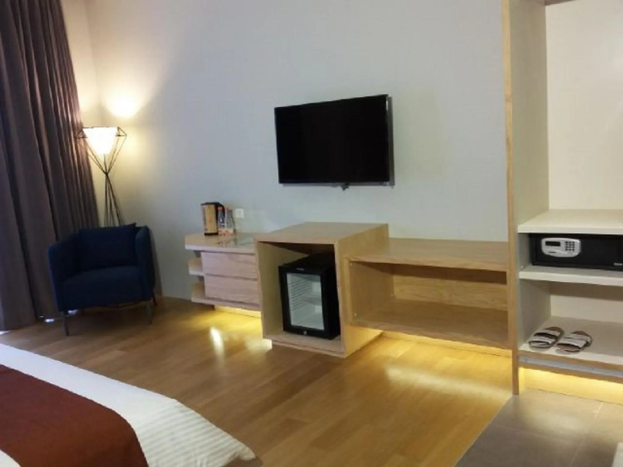 TV and multimedia in Tama Boutique Hotel