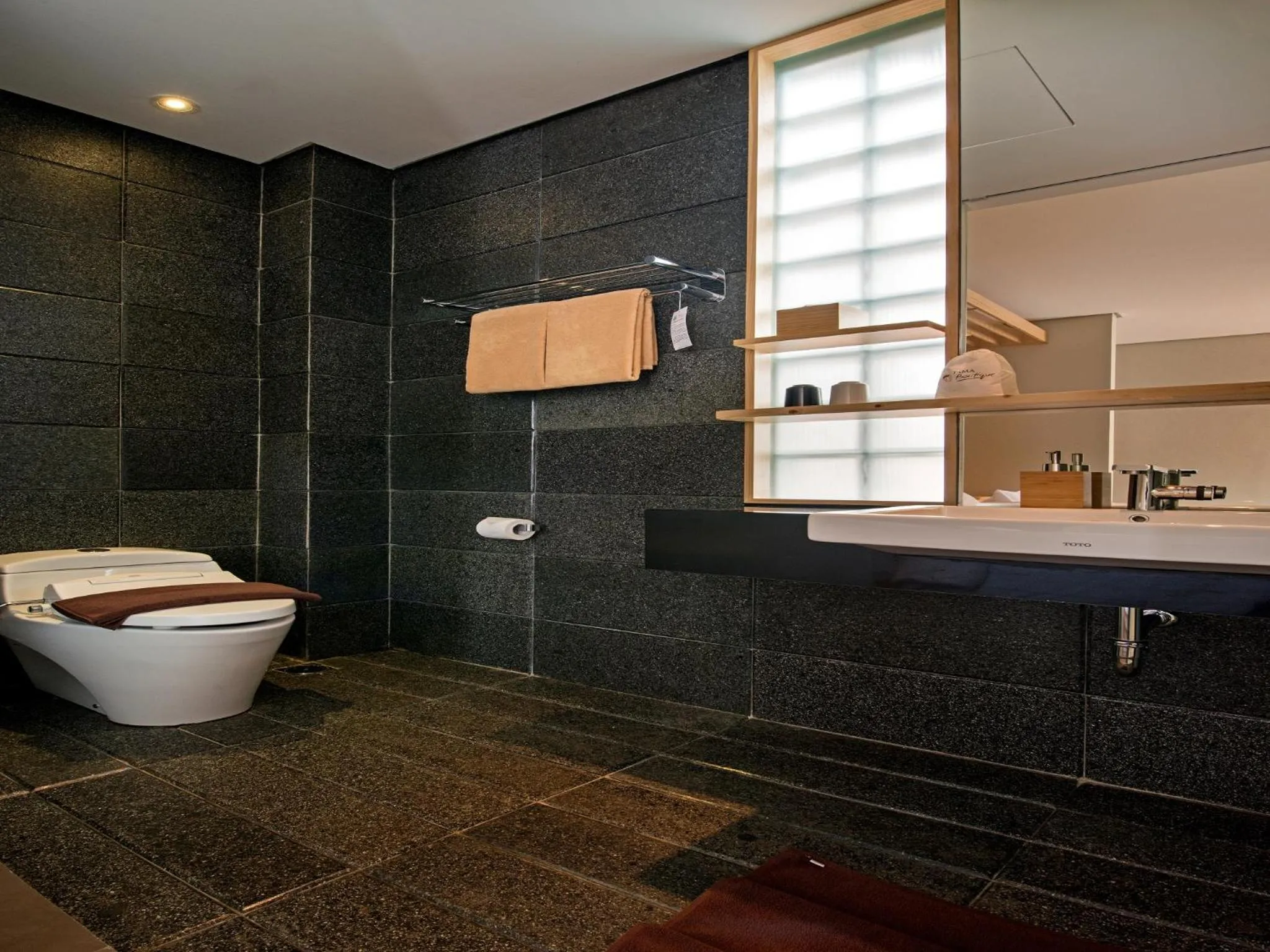 Shower in Tama Boutique Hotel