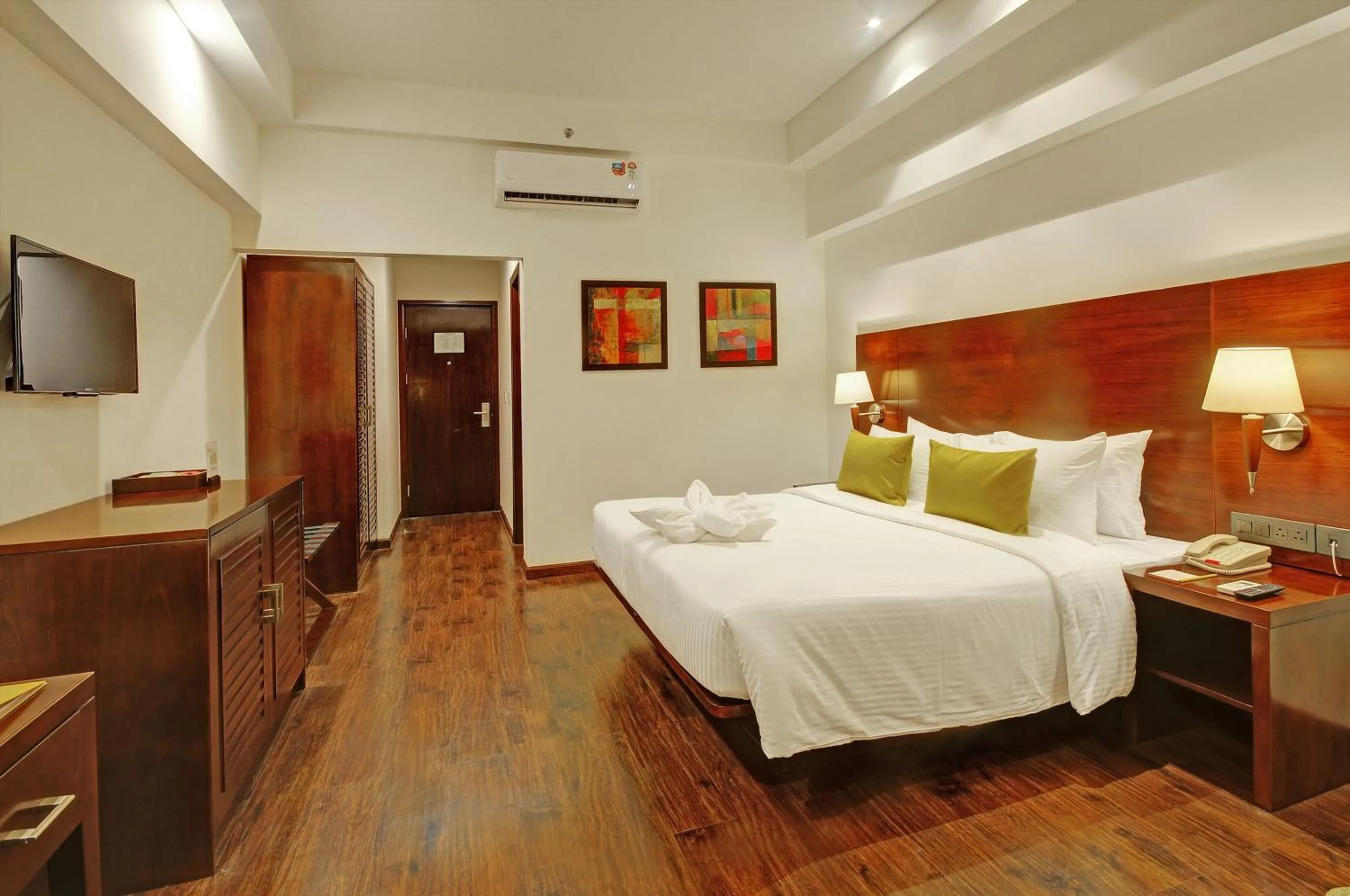 Bedroom, Bed in Regenta Central Hestia Dahej, Bhensali