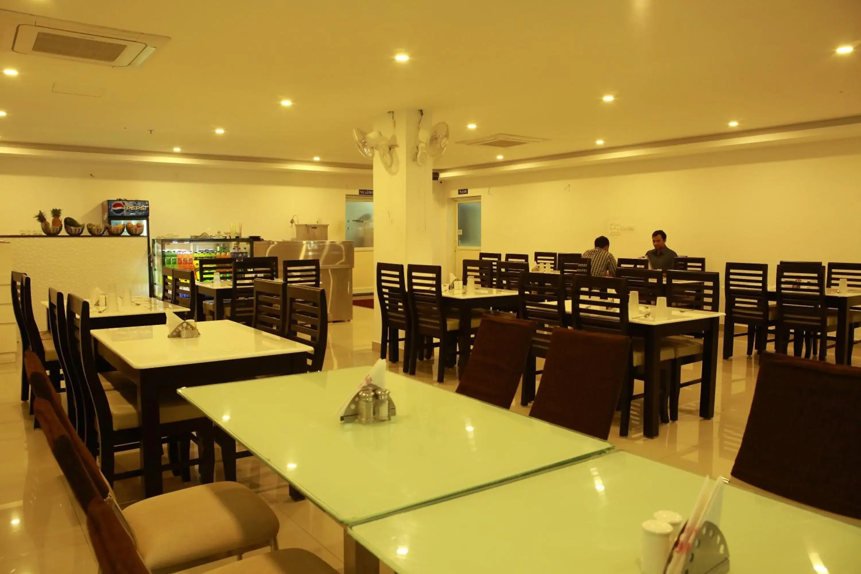 Restaurant/places to eat in Sara Hotels and Apartments Restaurant/places to eat in Sara Hotels and Apartments
