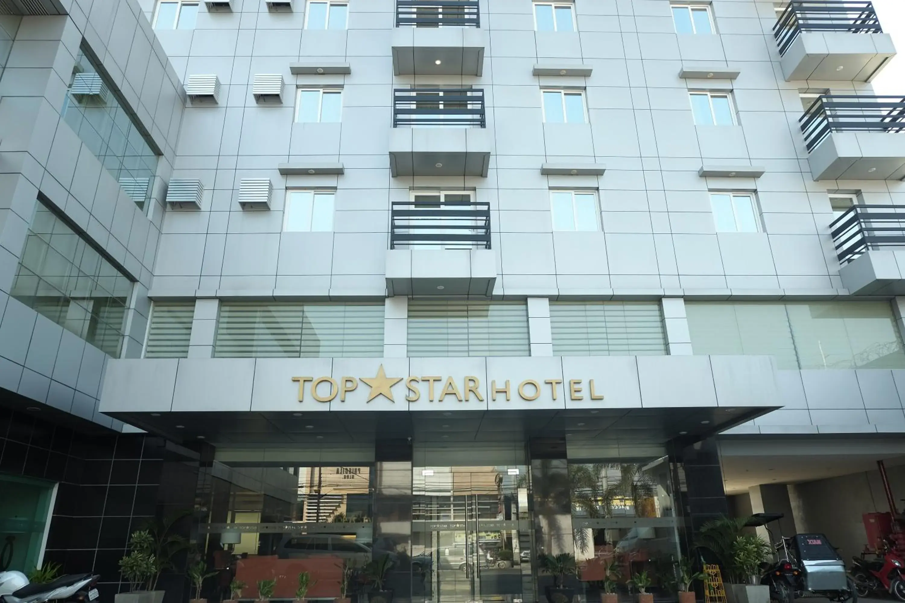 Facade/entrance in Top Star Hotel Facade/entrance in Top Star Hotel