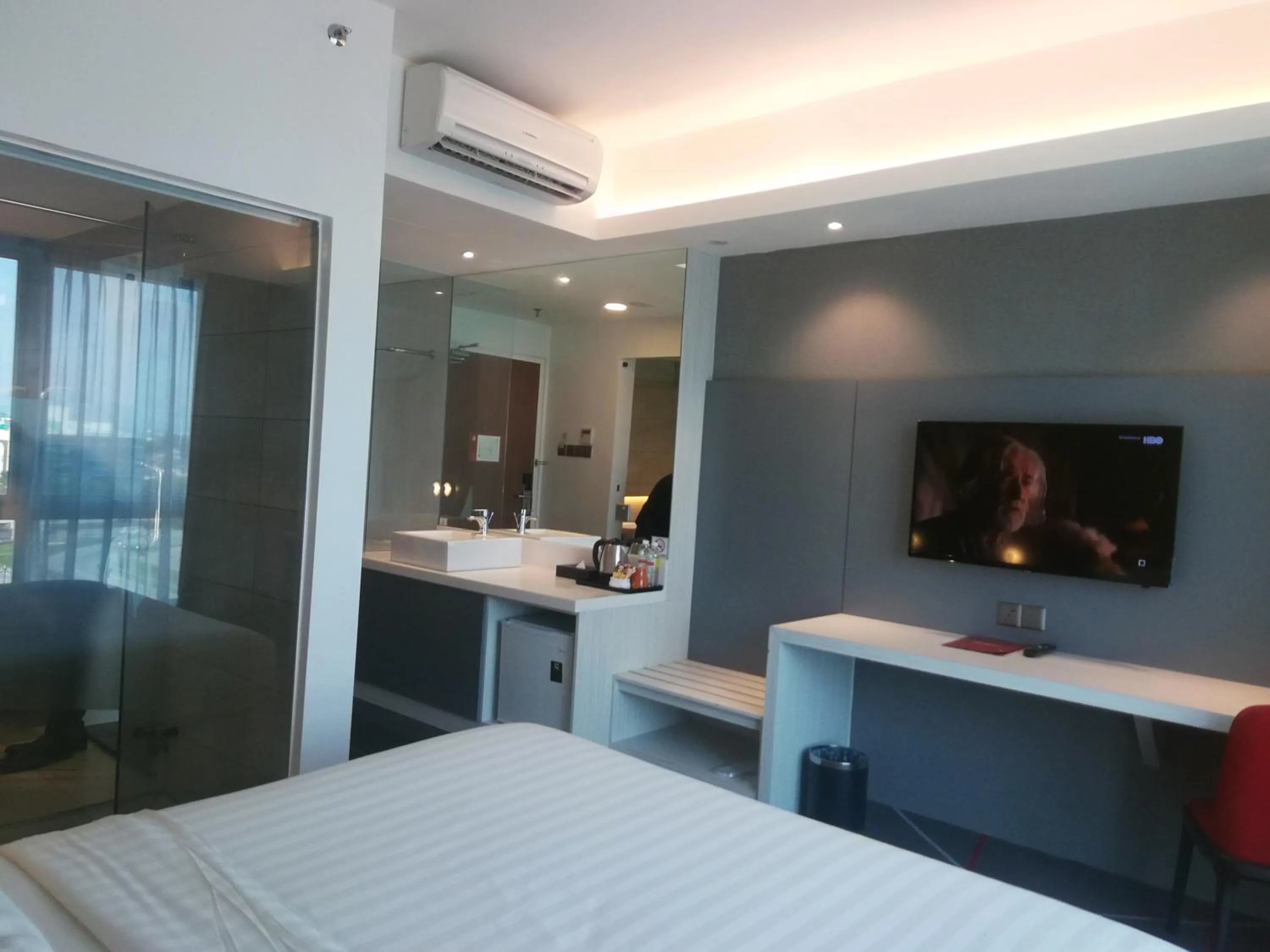 Photo of the whole room, Bed in Amerin Hotel Johor Bahru