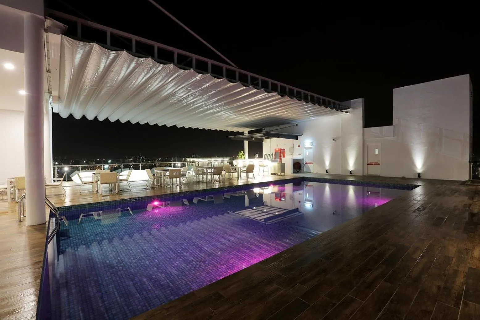 Swimming pool in Amerin Hotel Johor Bahru