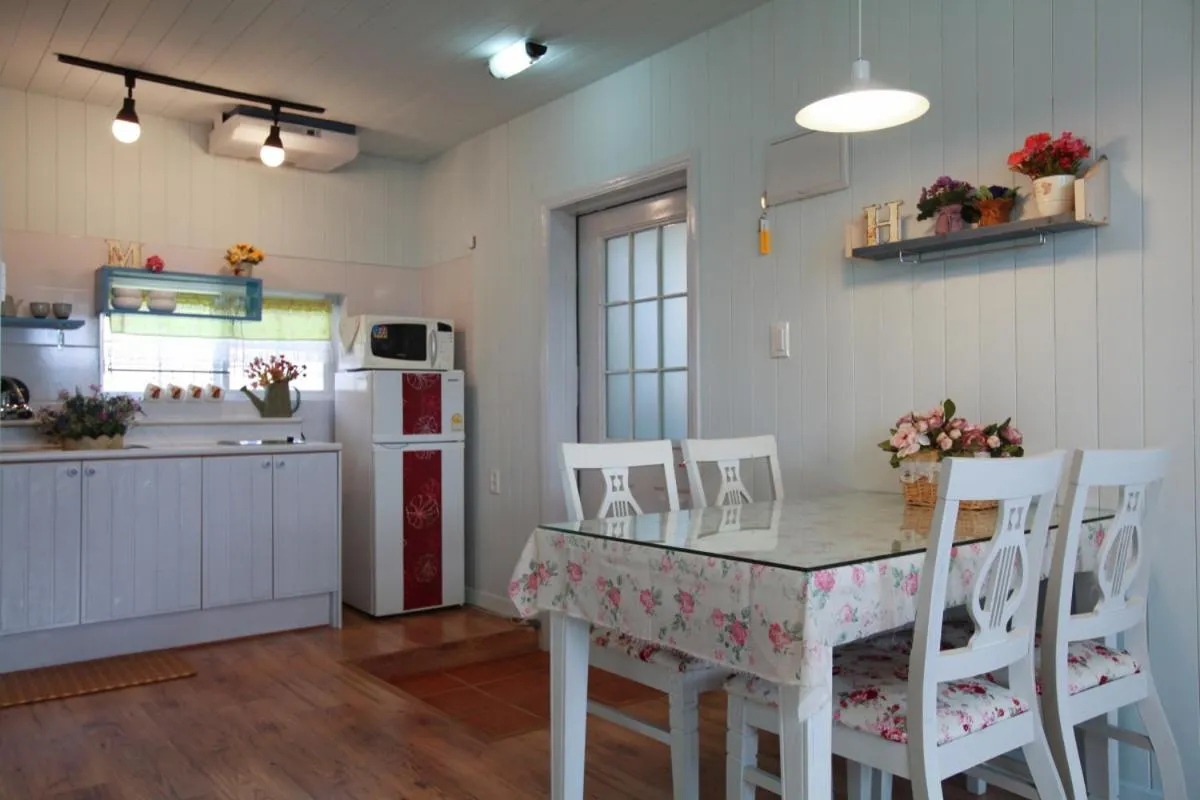 Coffee/tea facilities in Pyeongchang Edelweiss Pension