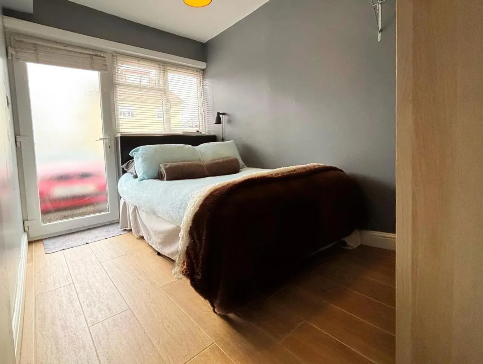 Shirley Apartments, Cozy Studio, Self Check in, 10 min Drive to City Centre, Walking to Redbridge Train Station Shirley Apartments, Cozy Studio, Self Check in, 10 min Drive to City Centre, Walking to Redbridge Train Station