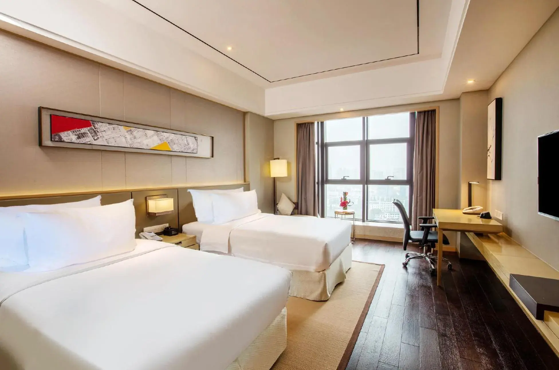 Photo of the whole room, Bed in Crowne Plaza Hefei Rongqiao by IHG Photo of the whole room, Bed in Crowne Plaza Hefei Rongqiao by IHG