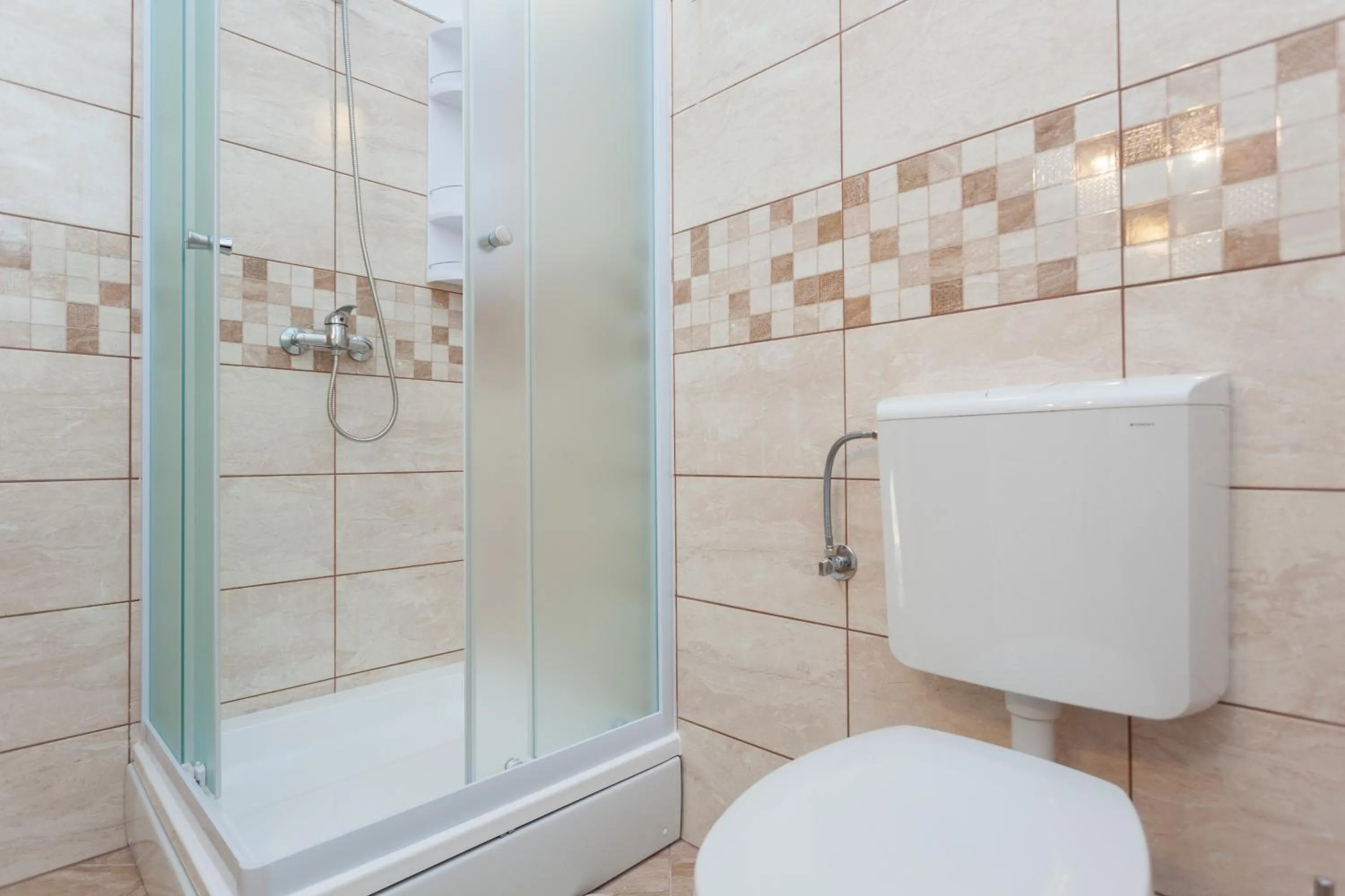 Shower in Apartment Mistral 51