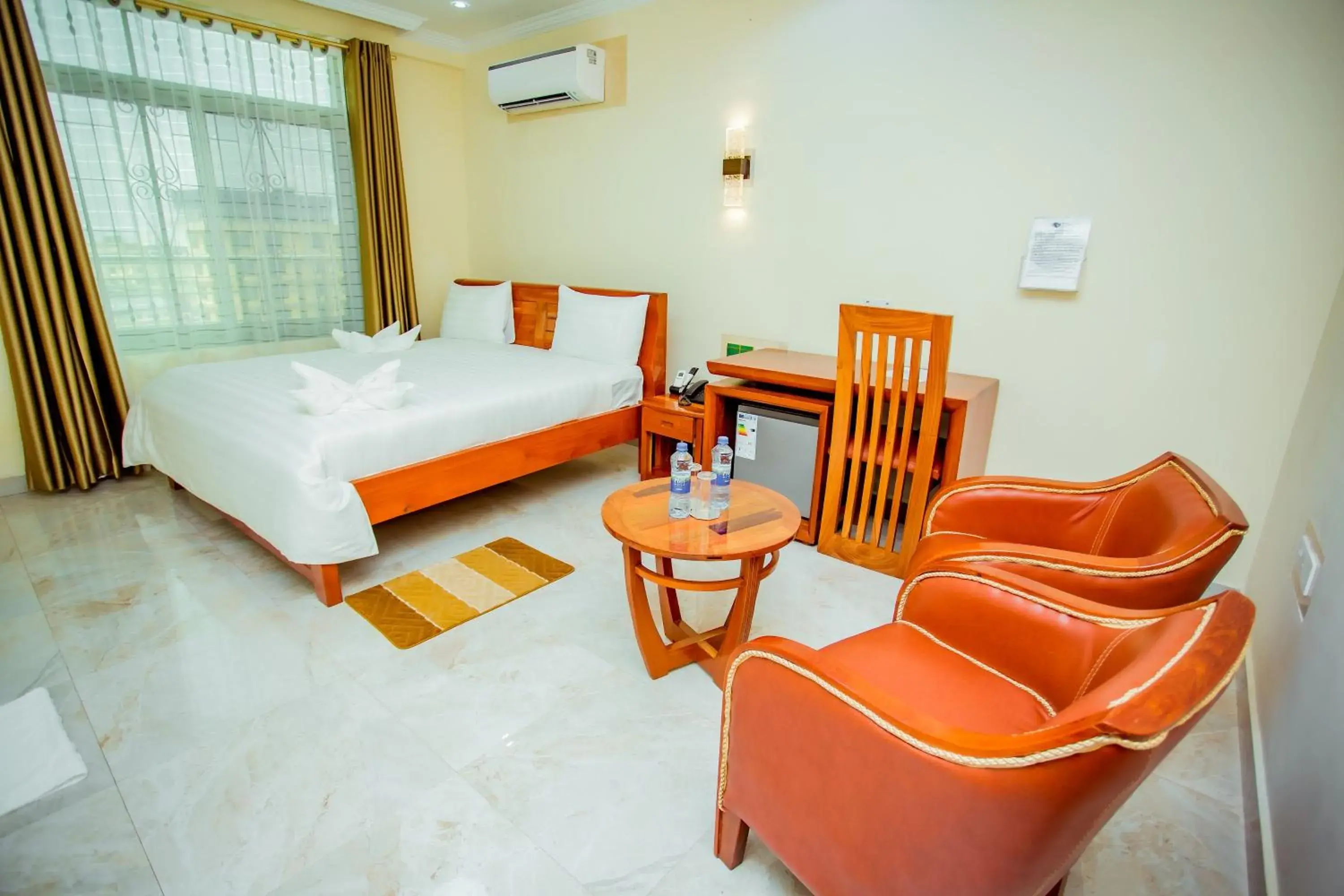 Bed in Silver Paradise Hotel Bed in Silver Paradise Hotel