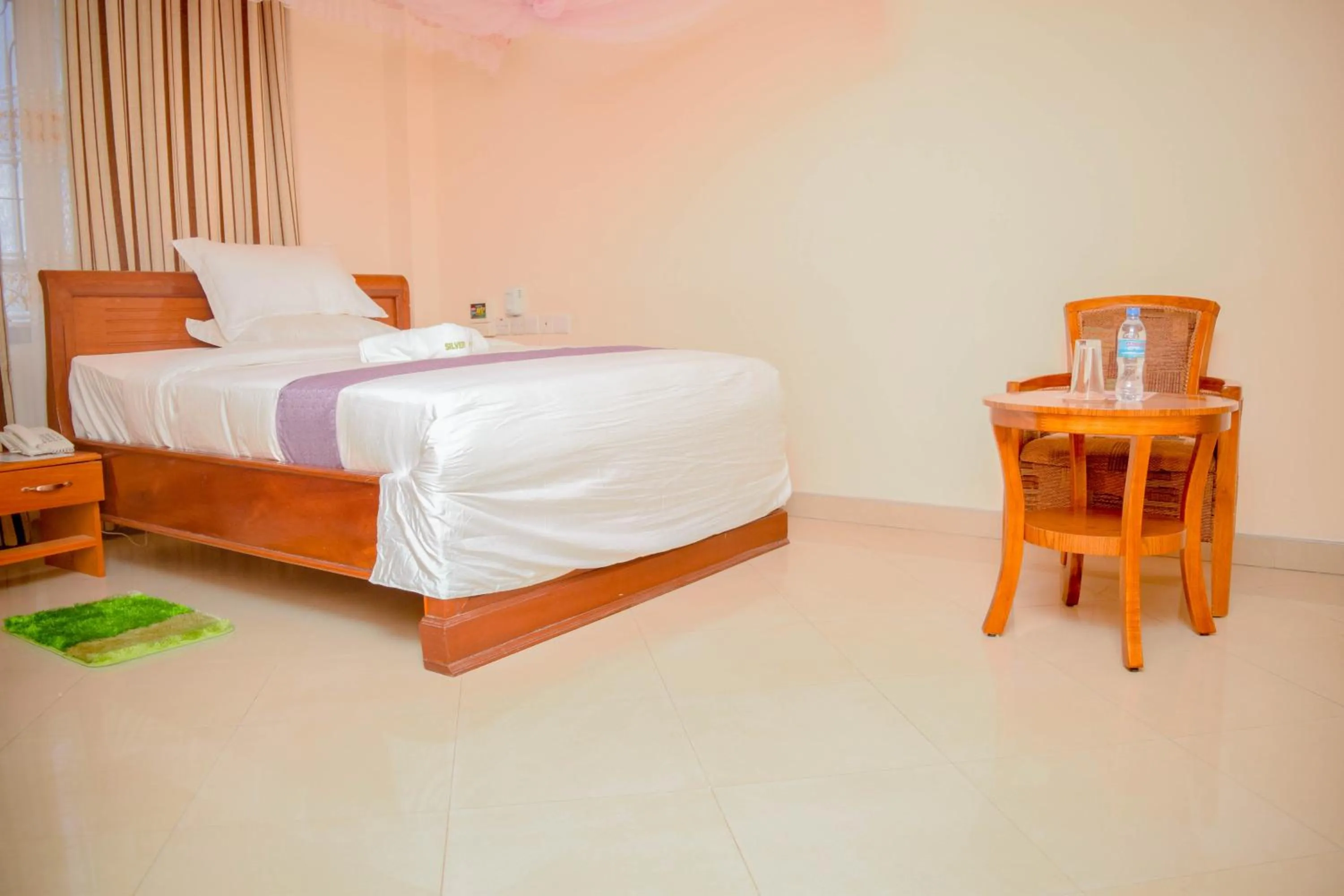 bunk bed, Bed in Silver Paradise Hotel