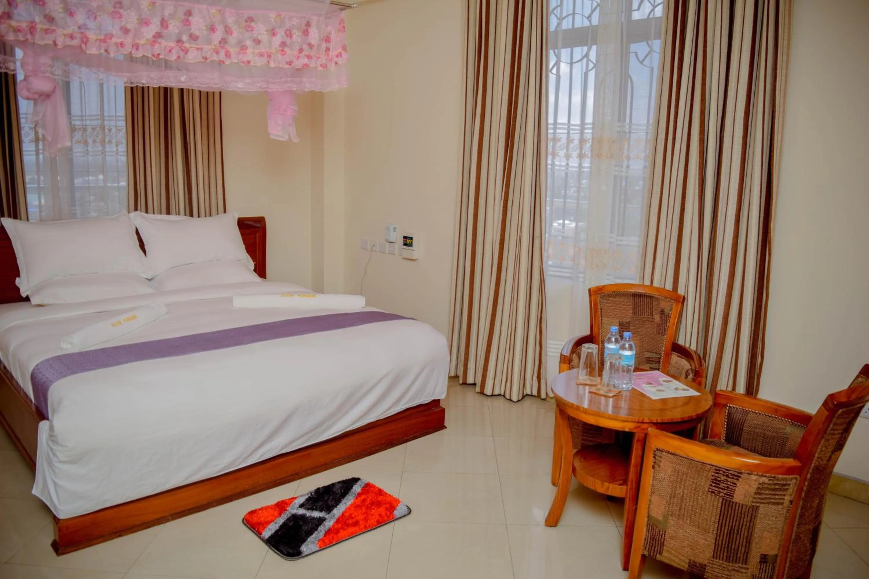 bunk bed, Bed in Silver Paradise Hotel