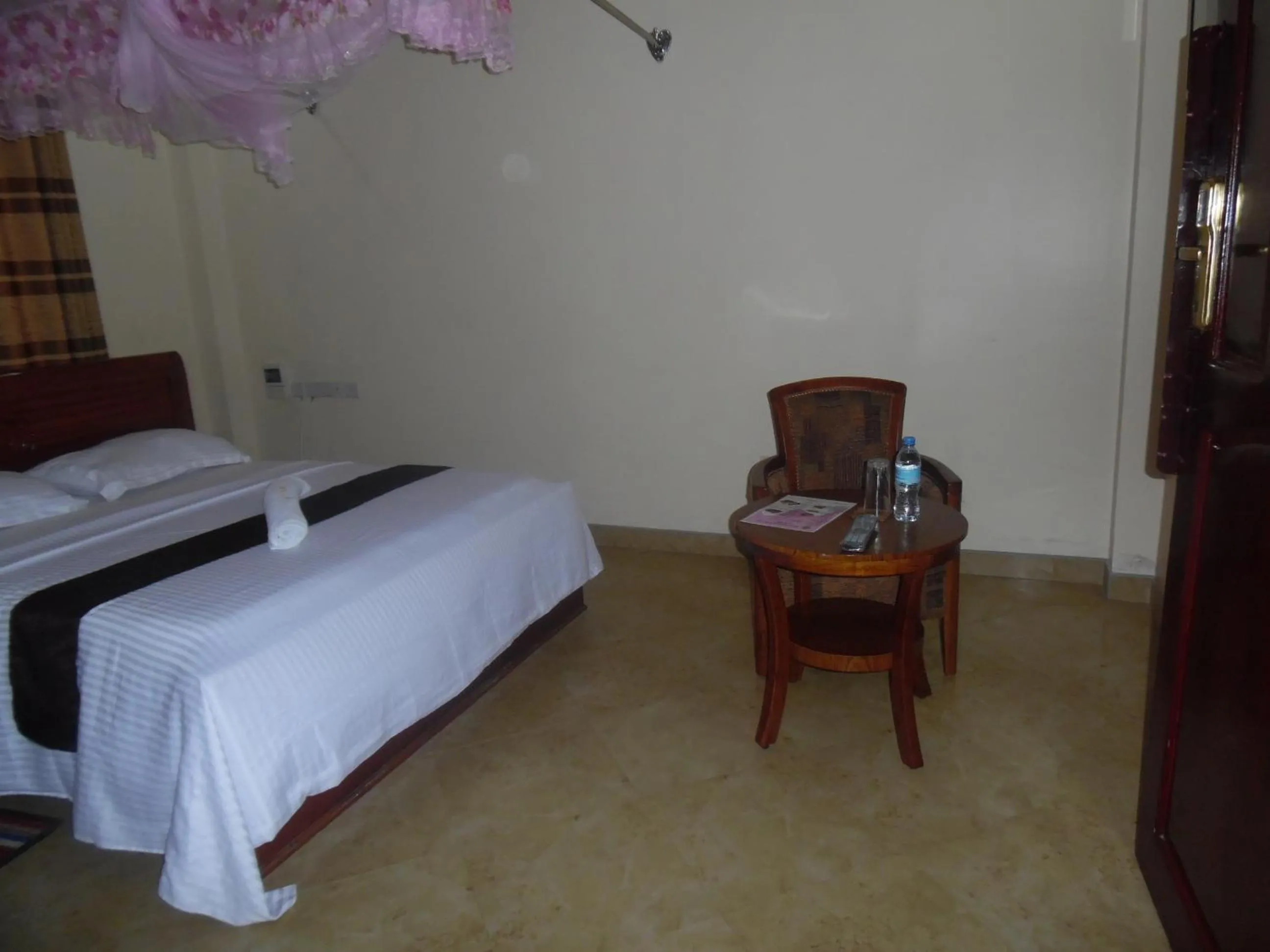 bunk bed, Bed in Silver Paradise Hotel