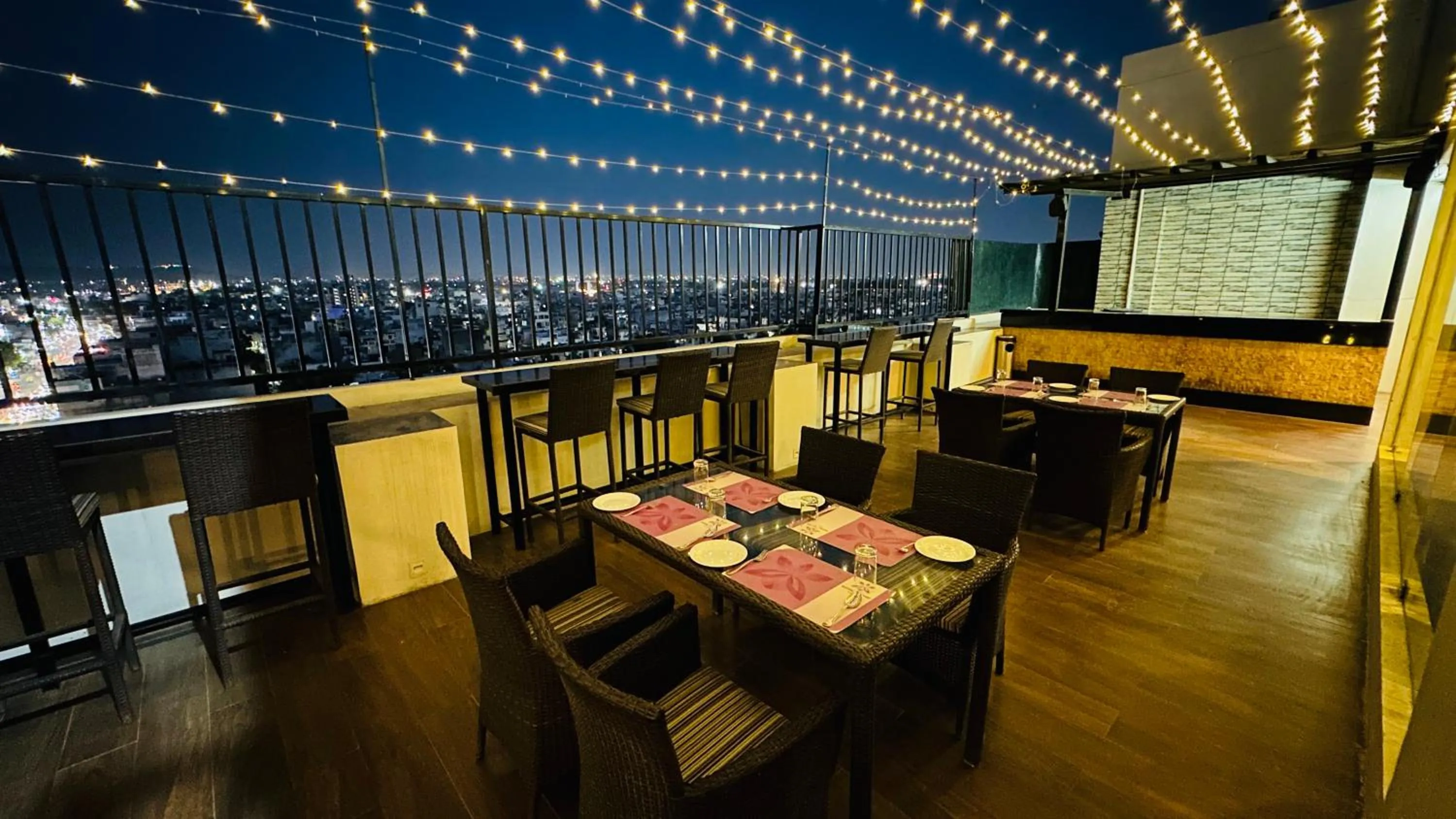 Restaurant/places to eat in Regenta Central Jaipur