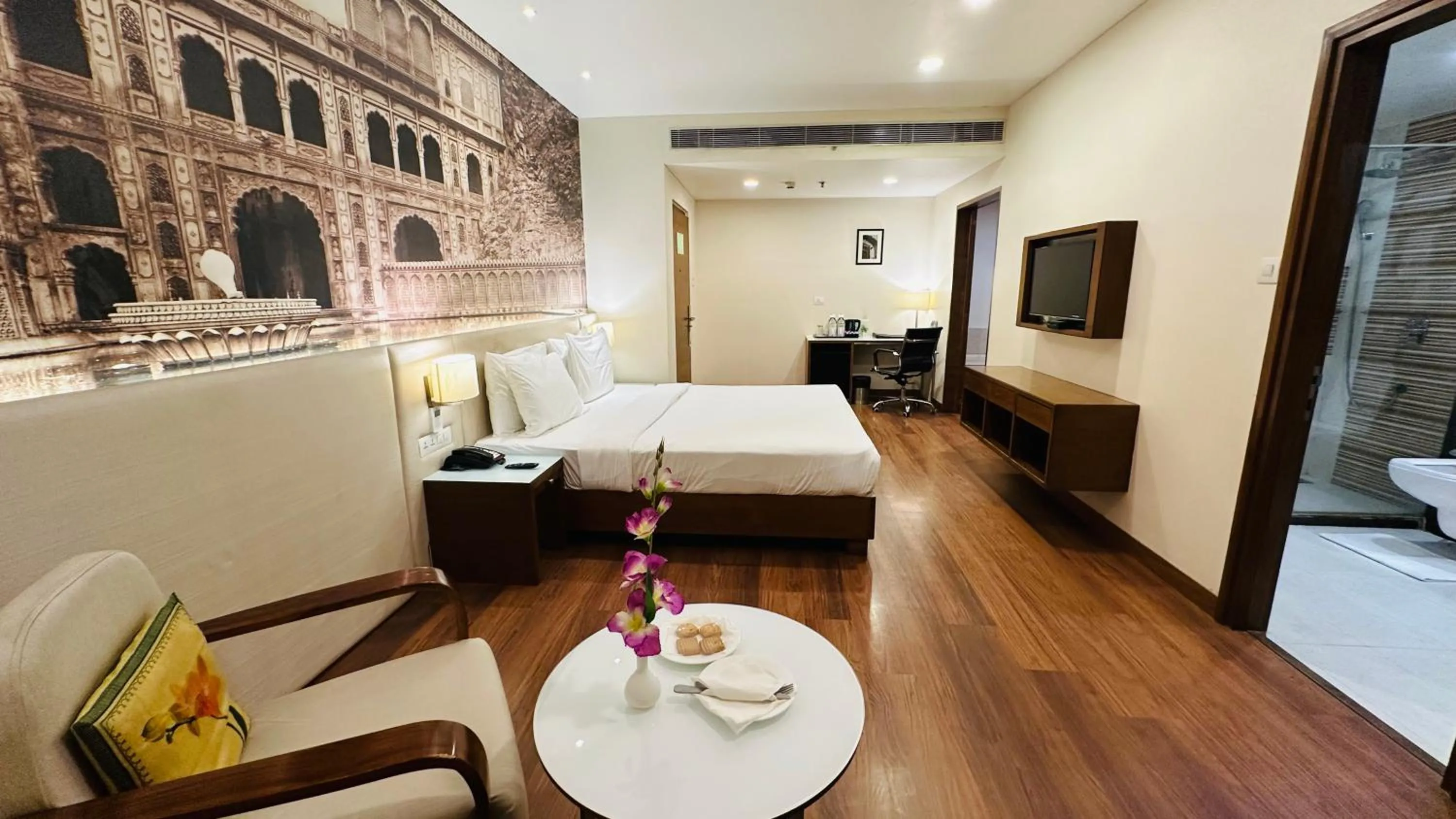 Bedroom, Bed in Regenta Central Jaipur