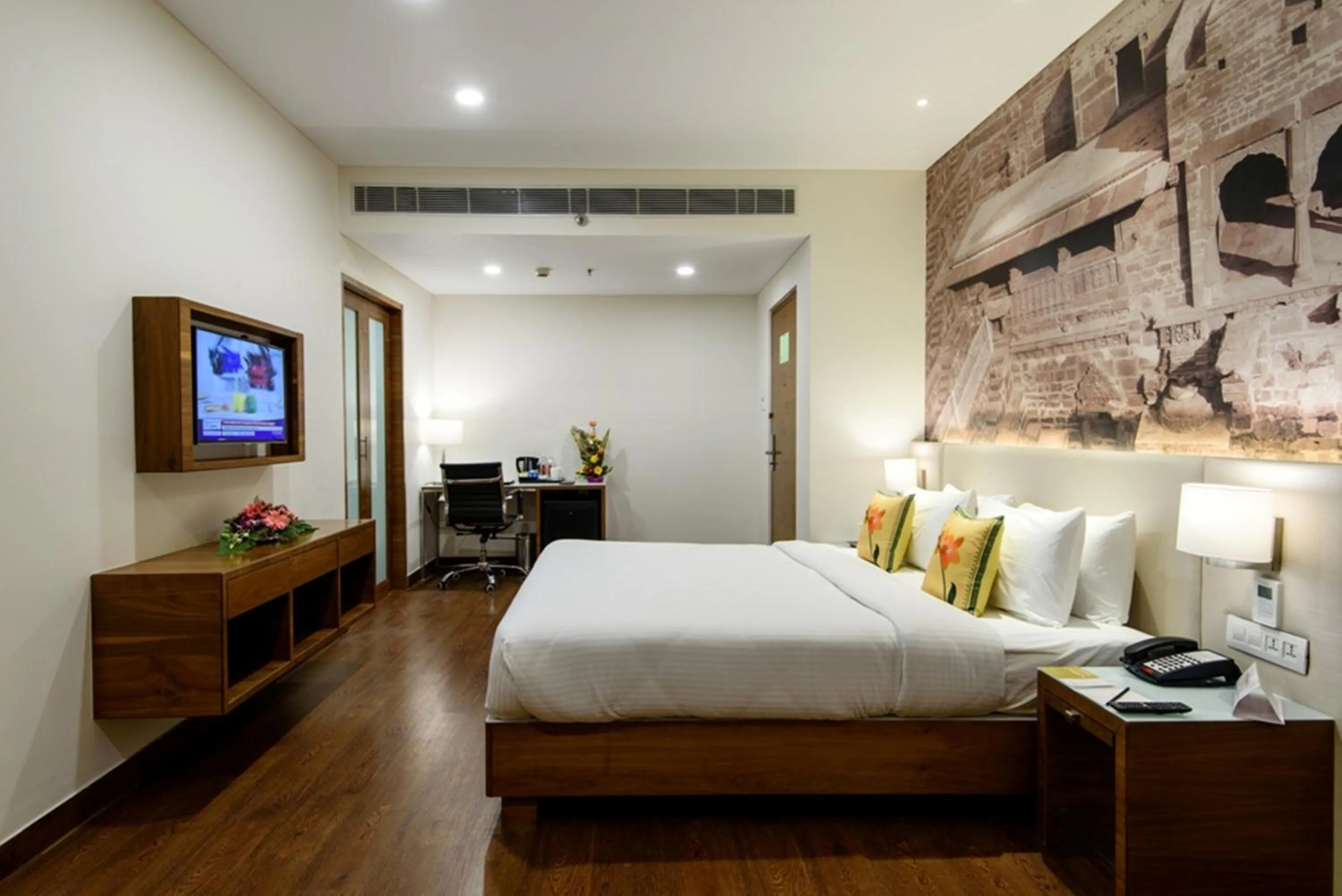 Bedroom, Bed in Regenta Central Jaipur