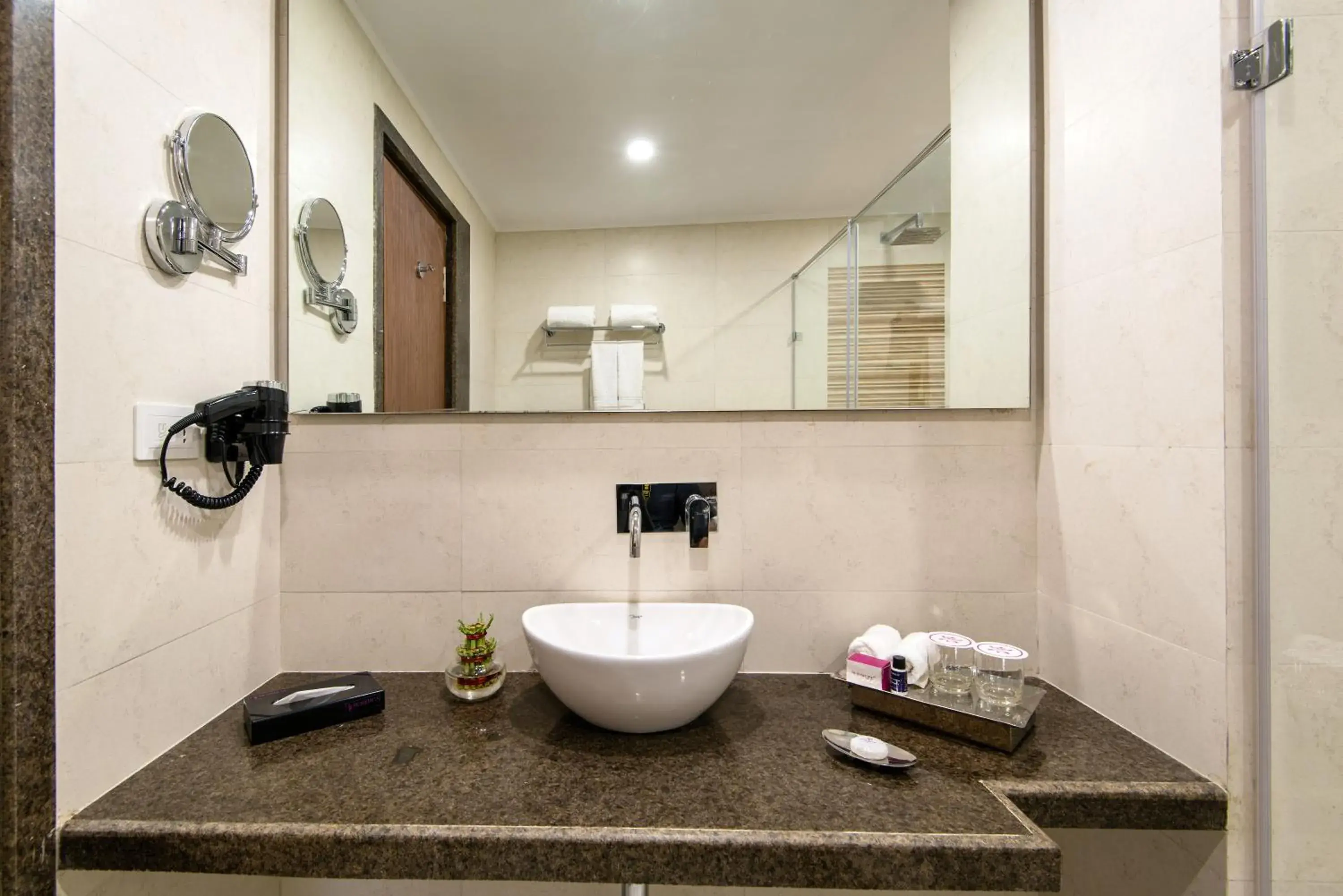 Deluxe Double Room - single occupancy - Enjoy Happy Hour 1+1 mocktail 11am-7pm in Regenta Central Jaipur Deluxe Double Room - single occupancy - Enjoy Happy Hour 1+1 mocktail 11am-7pm in Regenta Central Jaipur