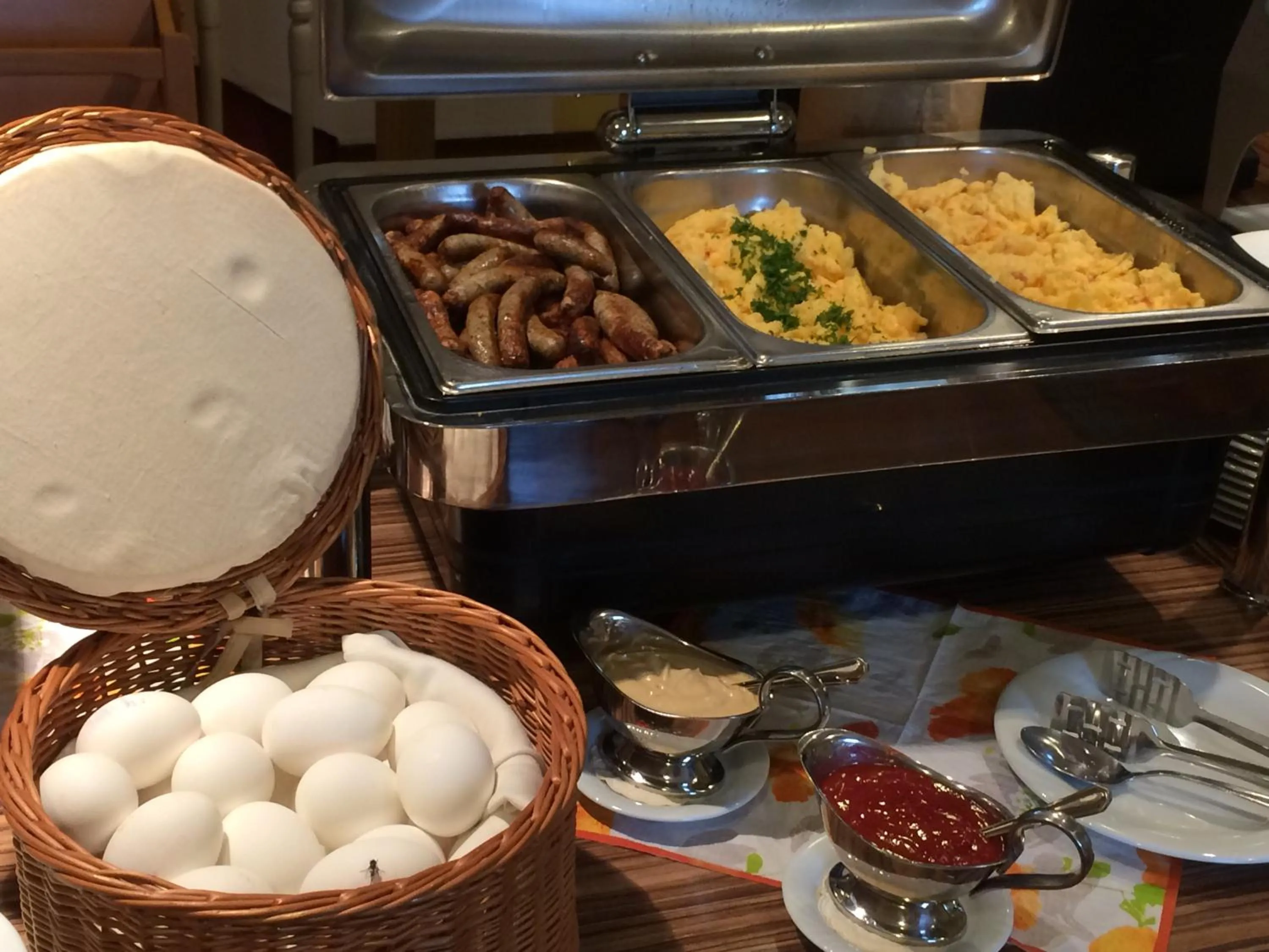 Buffet breakfast in Hotel Zum Herrenhaus