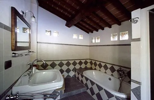 Bathroom in B&B Borgo Valagnesi casa Annarita