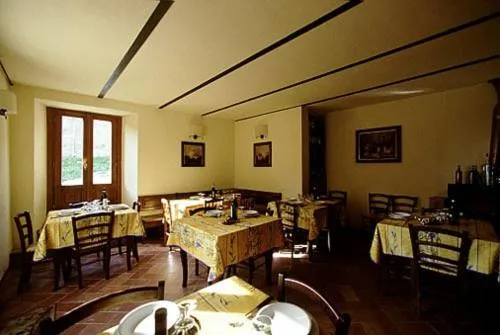 Restaurant/places to eat in B&B Borgo Valagnesi casa Annarita