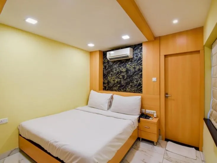 Photo of the whole room, Bed in Hotel Sawood International