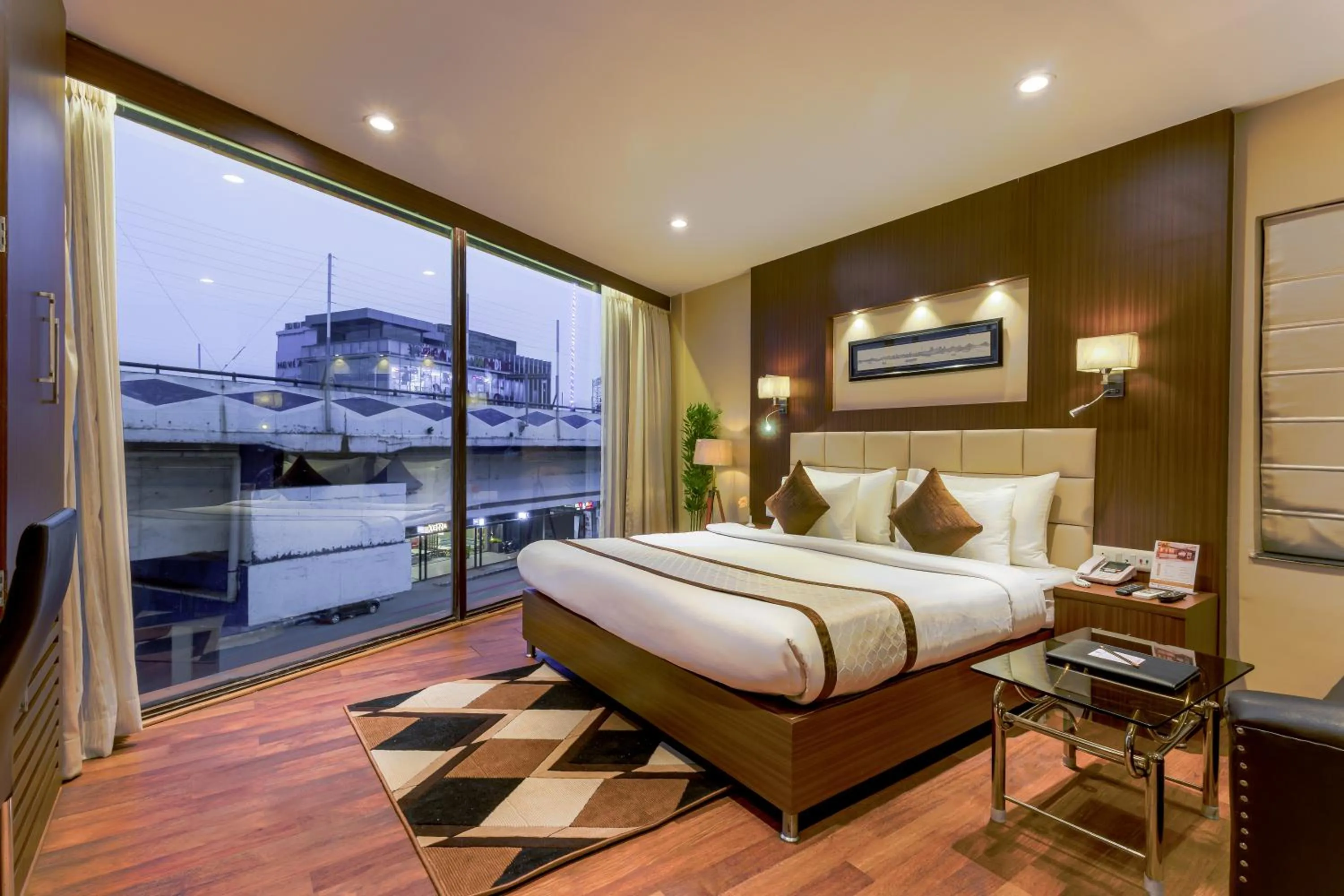 View (from property/room), Bed in Hotel Sawood International