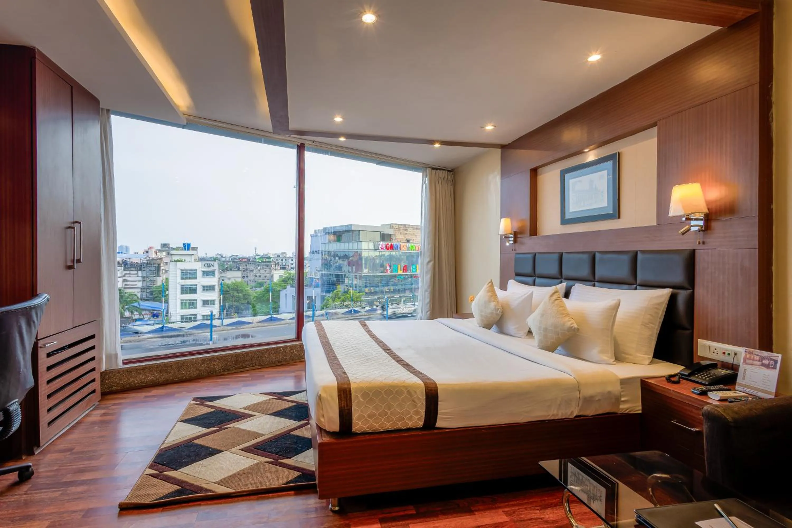 View (from property/room), Bed in Hotel Sawood International