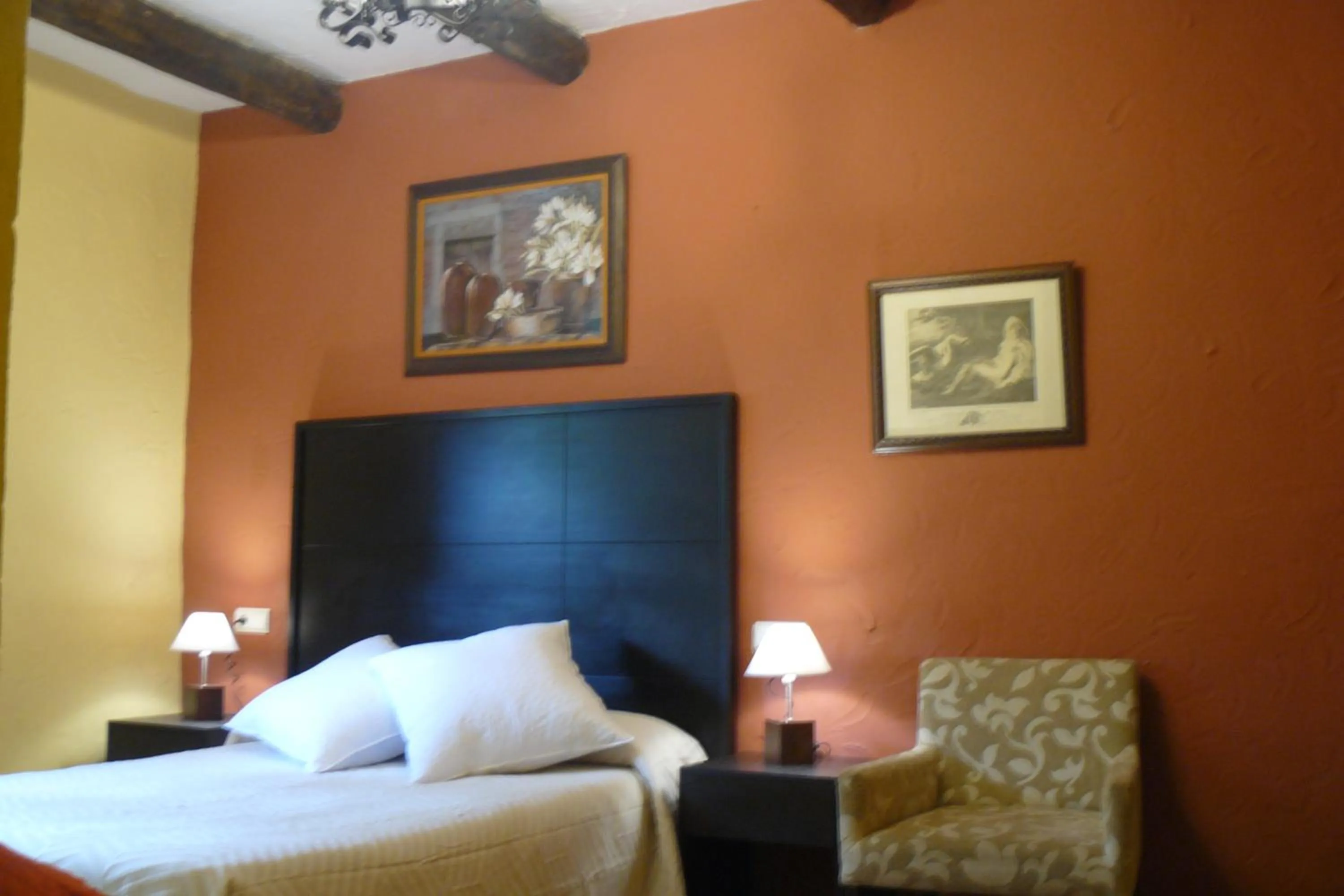 Photo of the whole room, Bed in Hotel Restaurante Las Buitreras