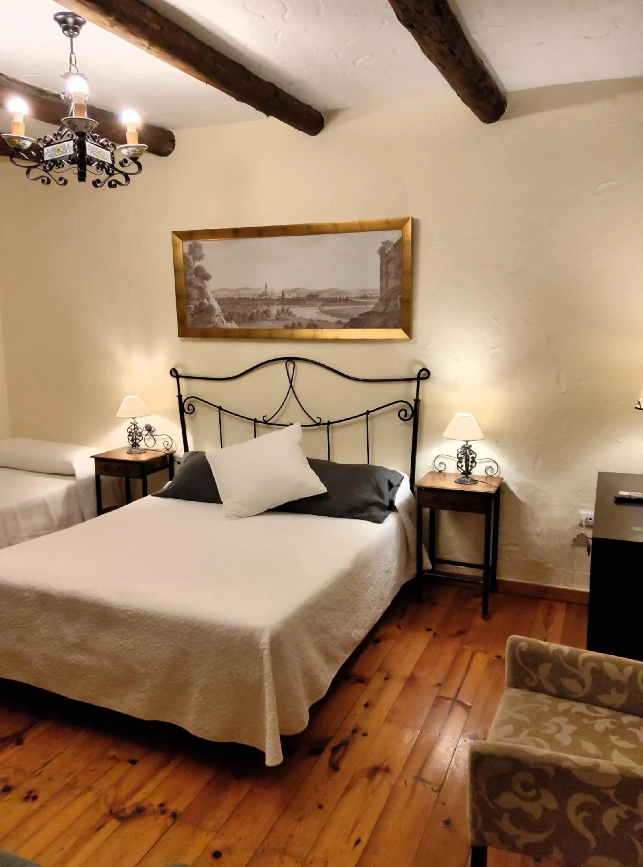 Bed in Hotel Restaurante Las Buitreras