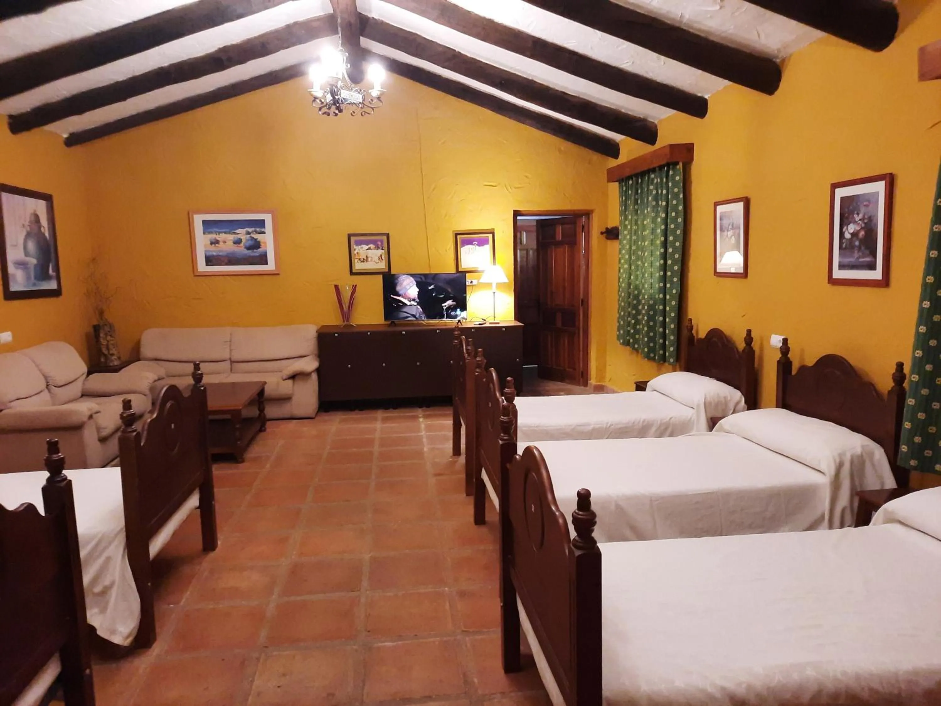 Bed in Hotel Restaurante Las Buitreras