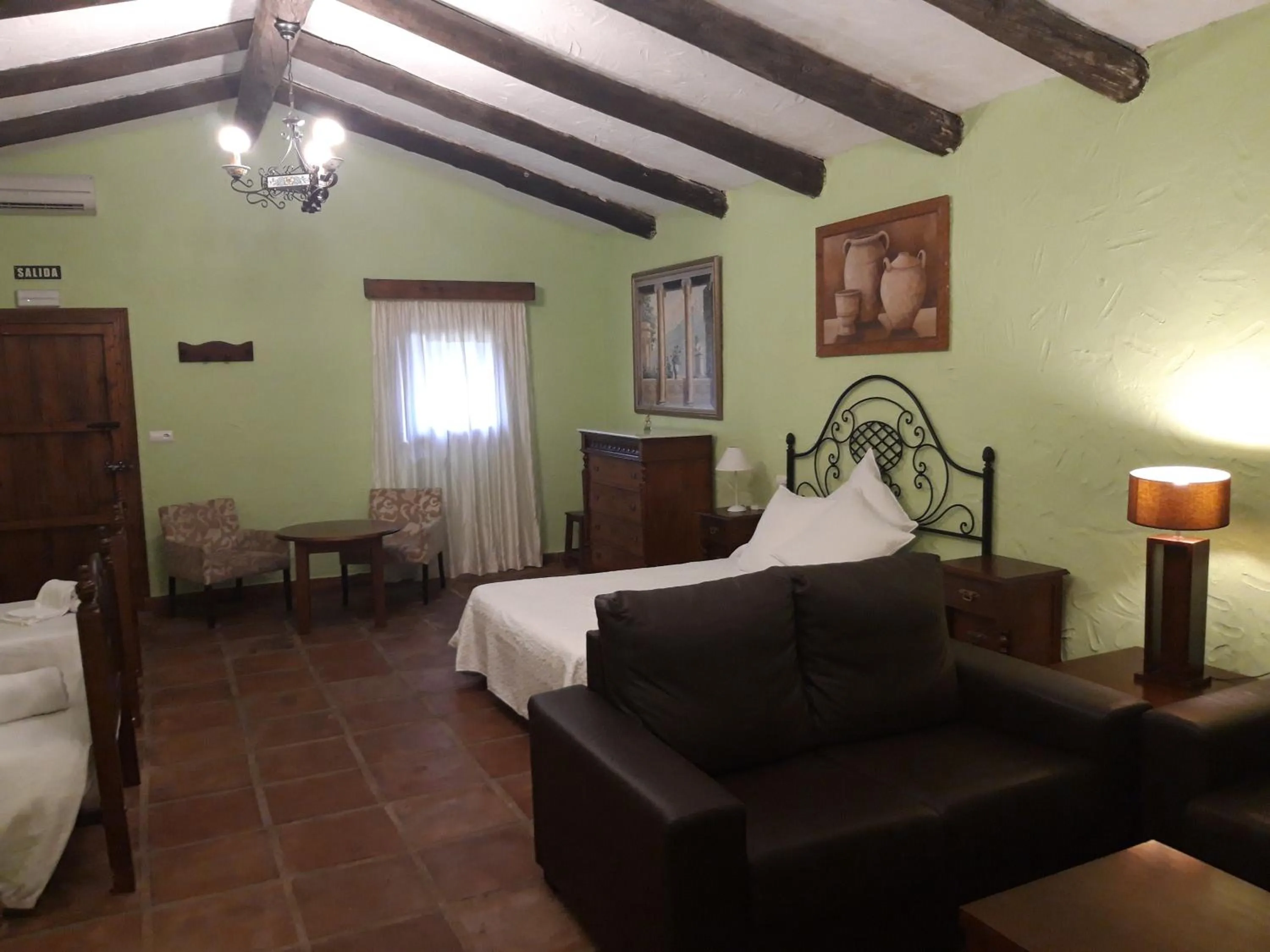 Photo of the whole room, Bed in Hotel Restaurante Las Buitreras