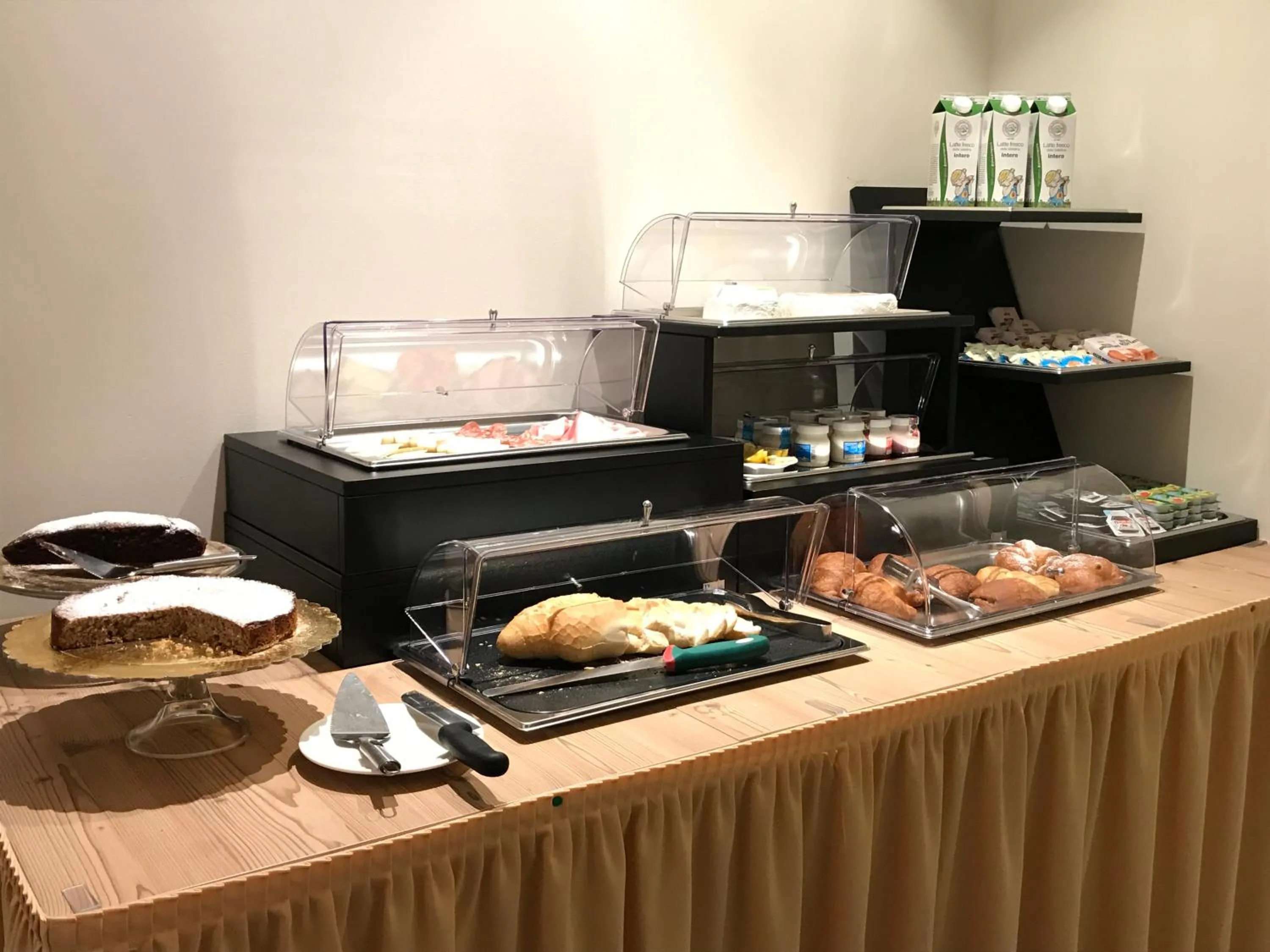 Breakfast in Hotel Le Cime