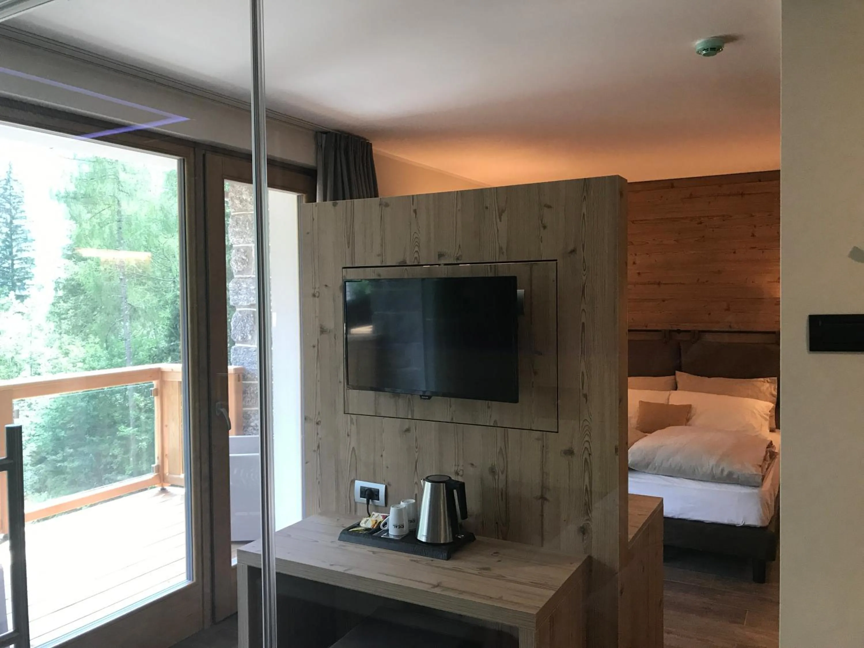 TV and multimedia, Bed in Hotel Le Cime