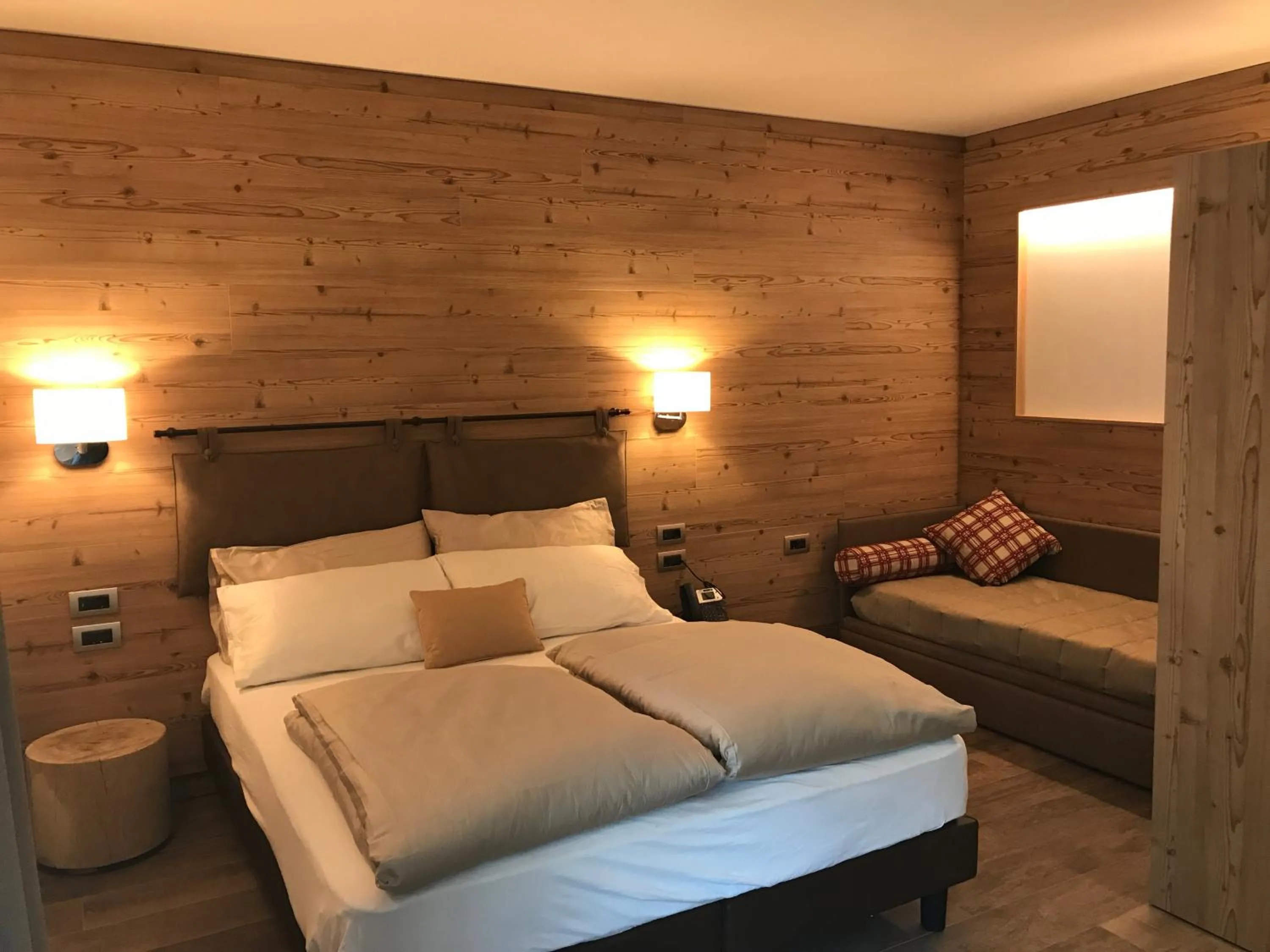 Photo of the whole room, Bed in Hotel Le Cime