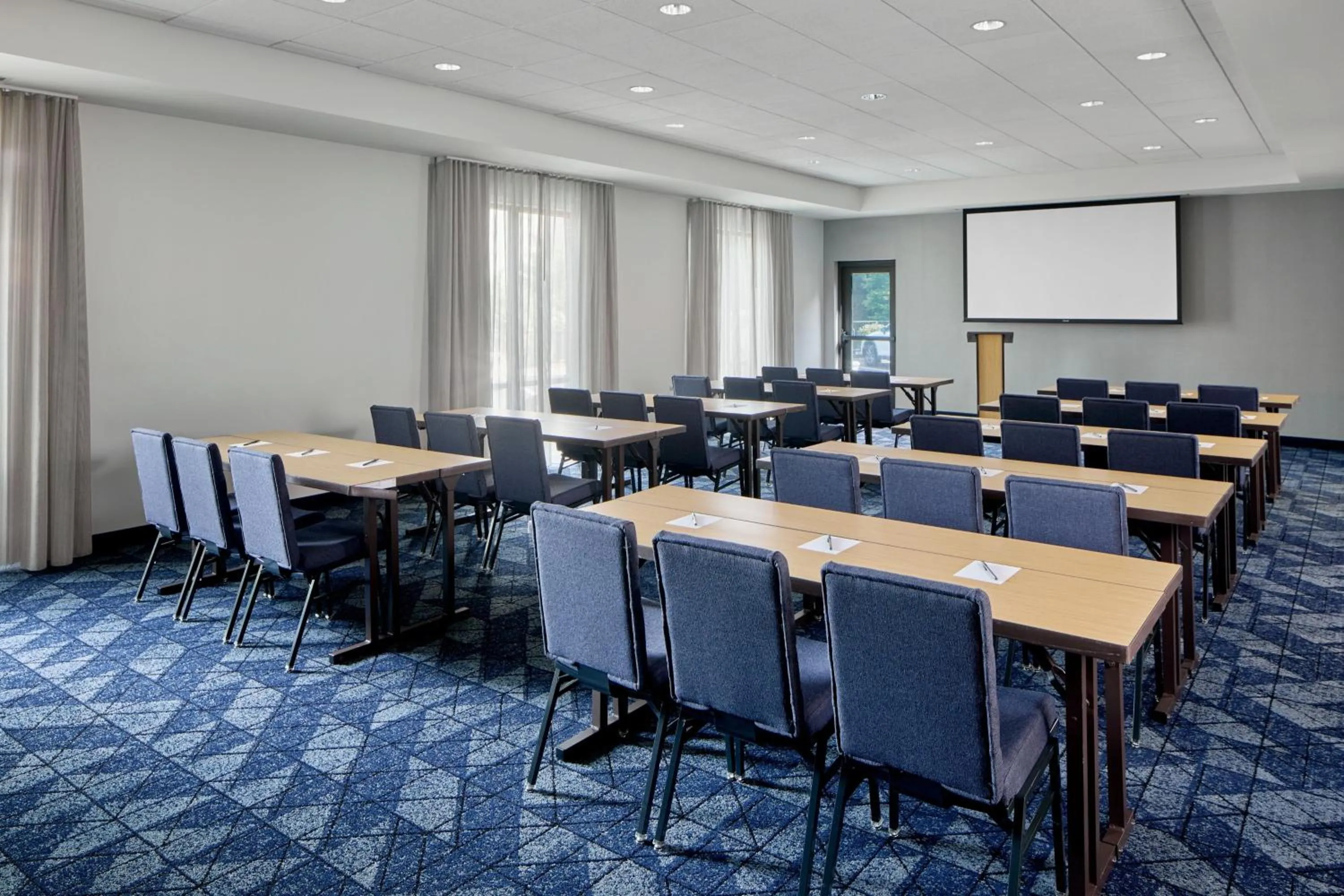 Meeting/conference room in Courtyard by Marriott Atlanta NE/Duluth Sugarloaf