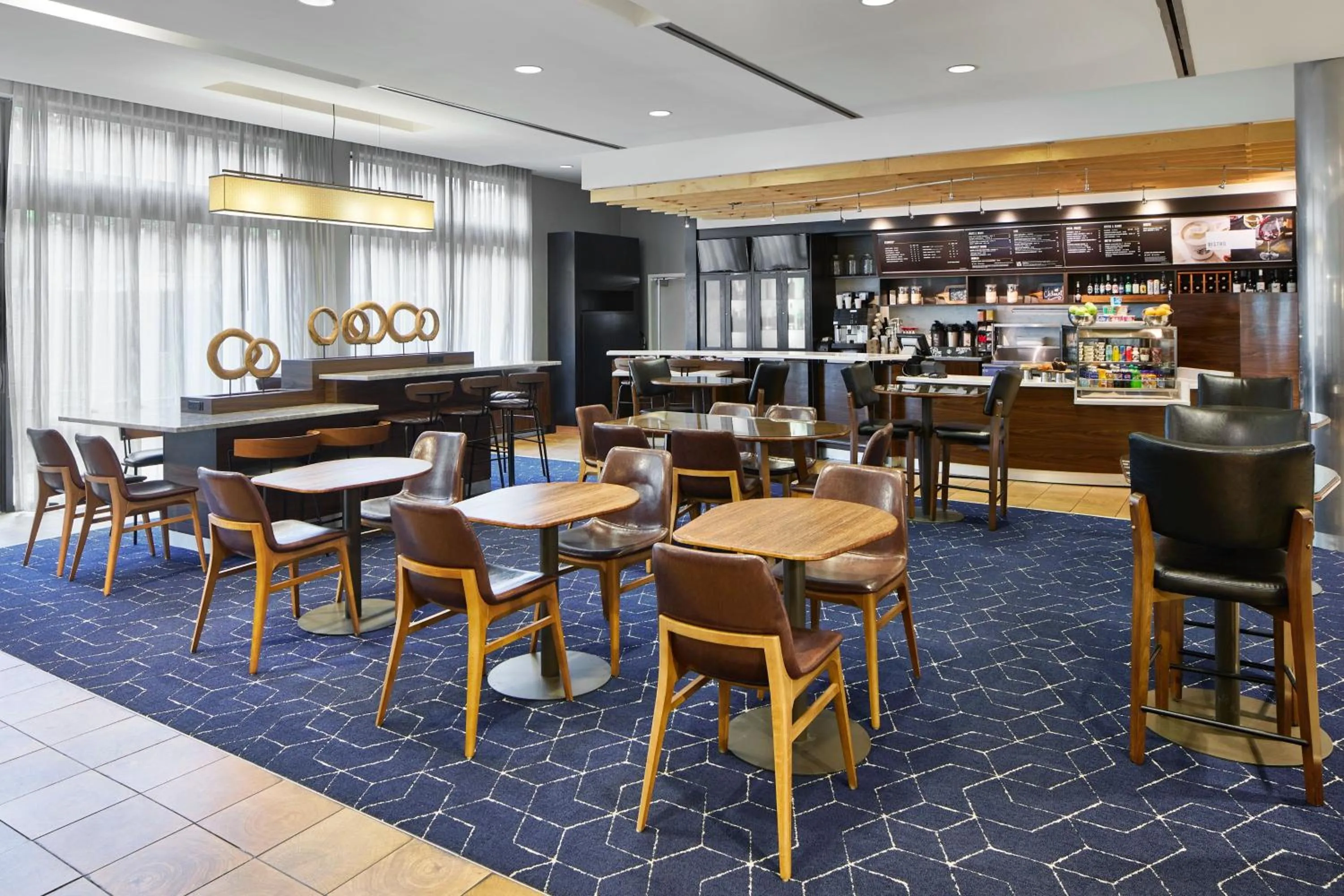 Breakfast in Courtyard by Marriott Atlanta NE/Duluth Sugarloaf