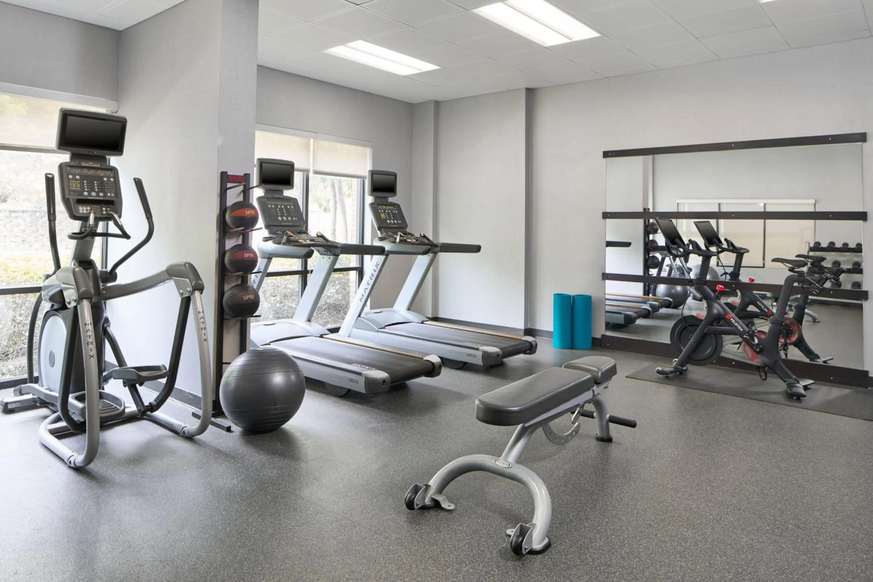 Fitness centre/facilities in Courtyard by Marriott Atlanta NE/Duluth Sugarloaf