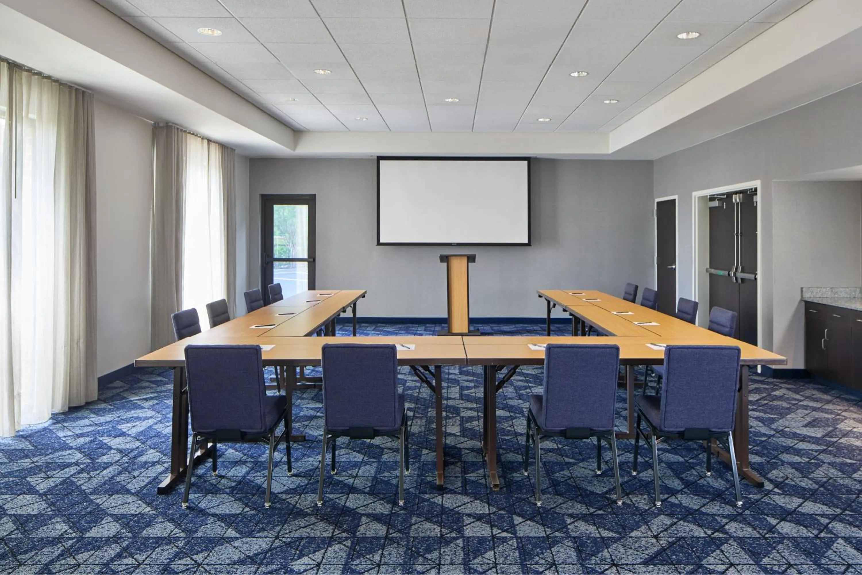 Meeting/conference room in Courtyard by Marriott Atlanta NE/Duluth Sugarloaf