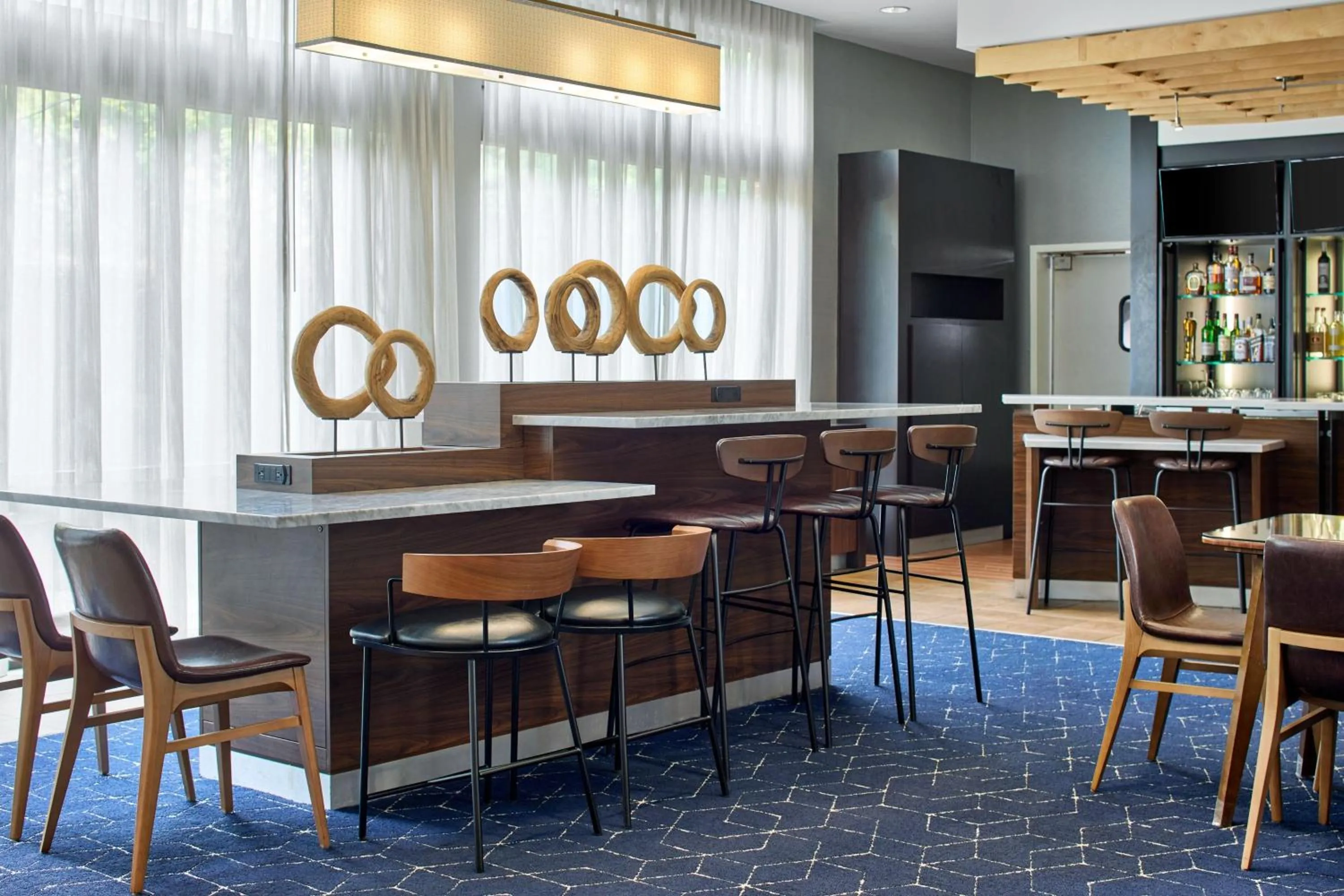Lounge or bar in Courtyard by Marriott Atlanta NE/Duluth Sugarloaf