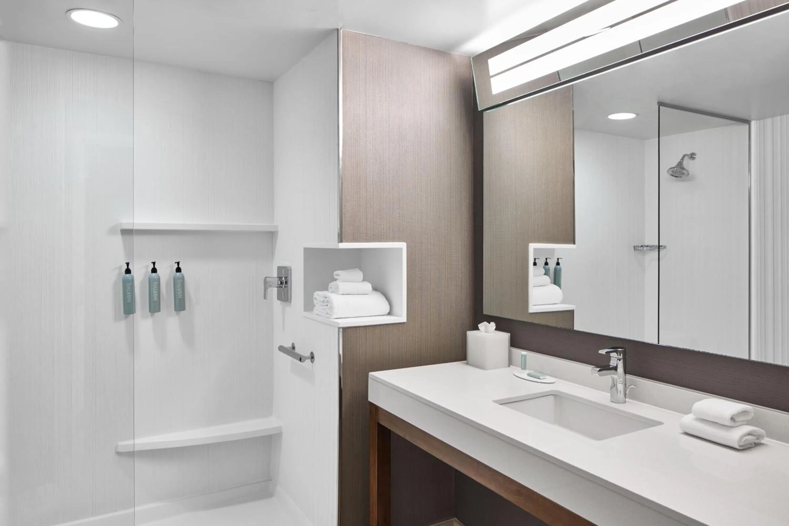 Bathroom in Courtyard by Marriott Atlanta NE/Duluth Sugarloaf