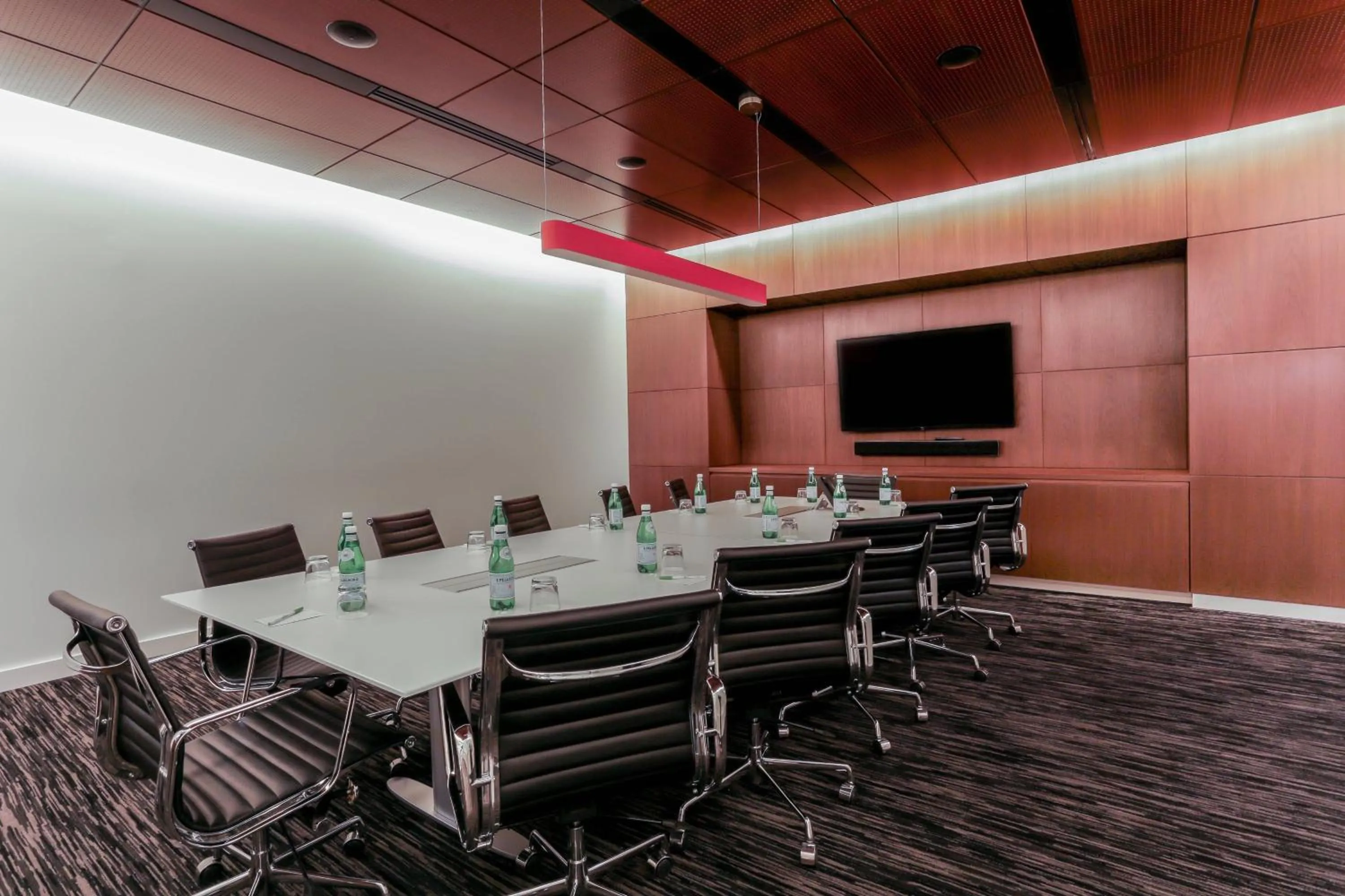 Meeting/conference room in Courtyard by Marriott Long Island City/New York Manhattan View