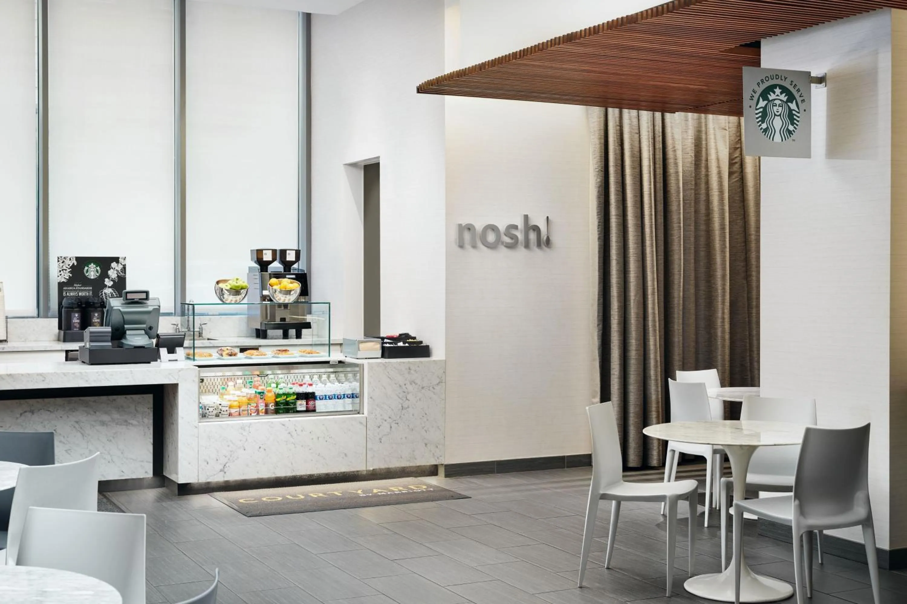 Restaurant/places to eat in Courtyard by Marriott Long Island City/New York Manhattan View