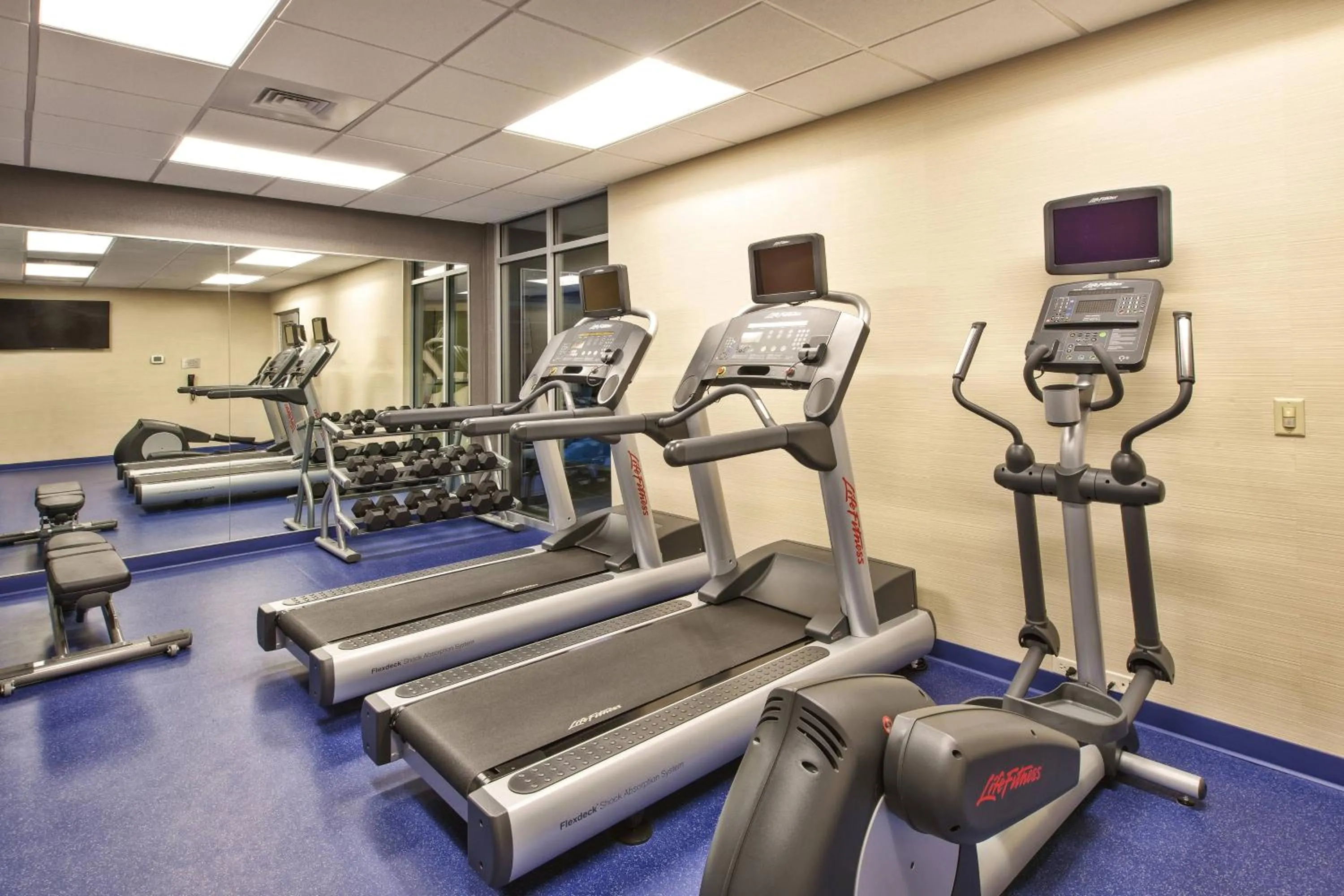 Fitness centre/facilities in Fairfield Inn & Suites by Marriott Plattsburgh