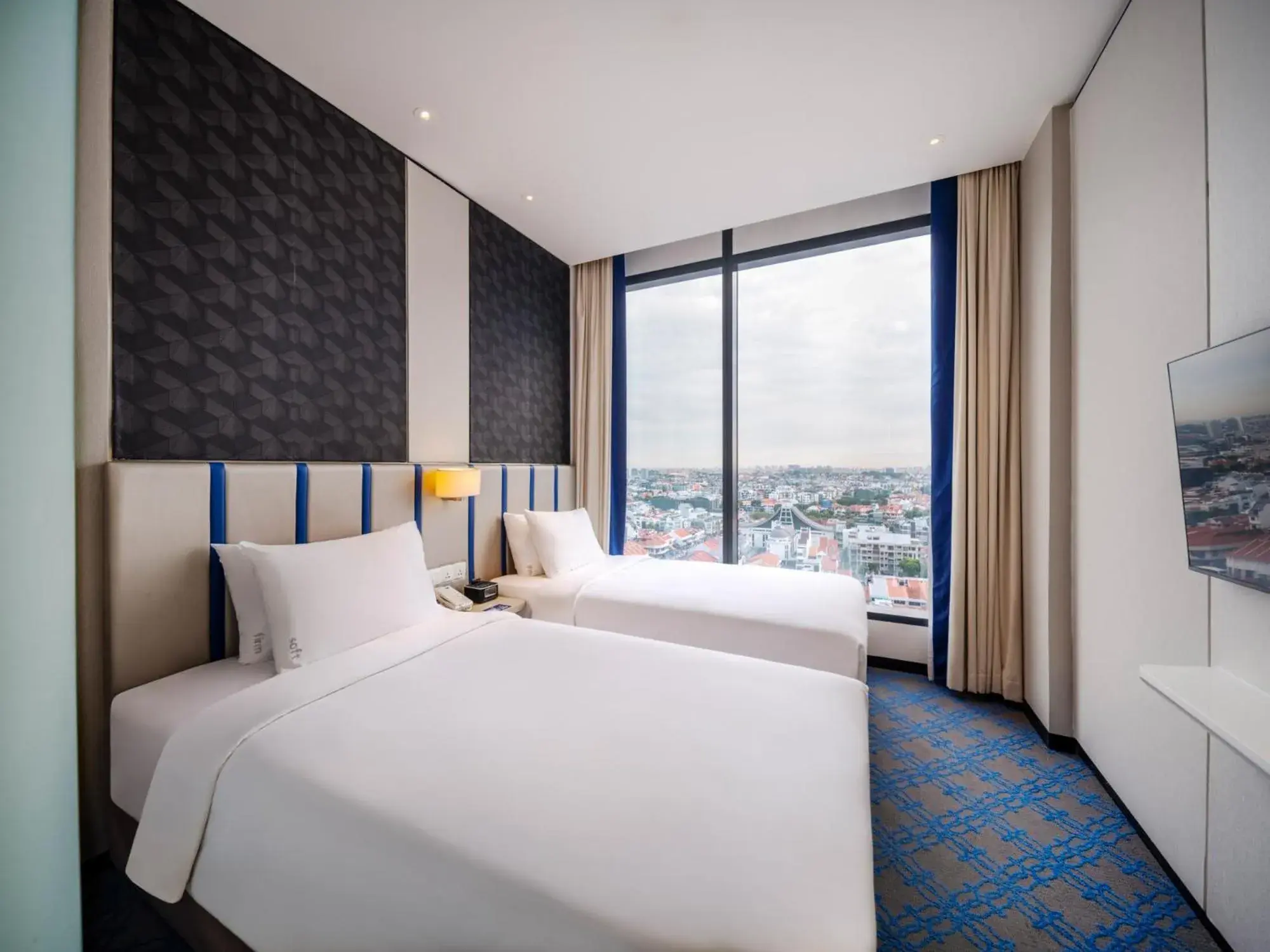 Standard Twin Room with City View and High Floor - single occupancy - Free Breakfast in Holiday Inn Express Singapore Katong by IHG Standard Twin Room with City View and High Floor - single occupancy - Free Breakfast in Holiday Inn Express Singapore Katong by IHG
