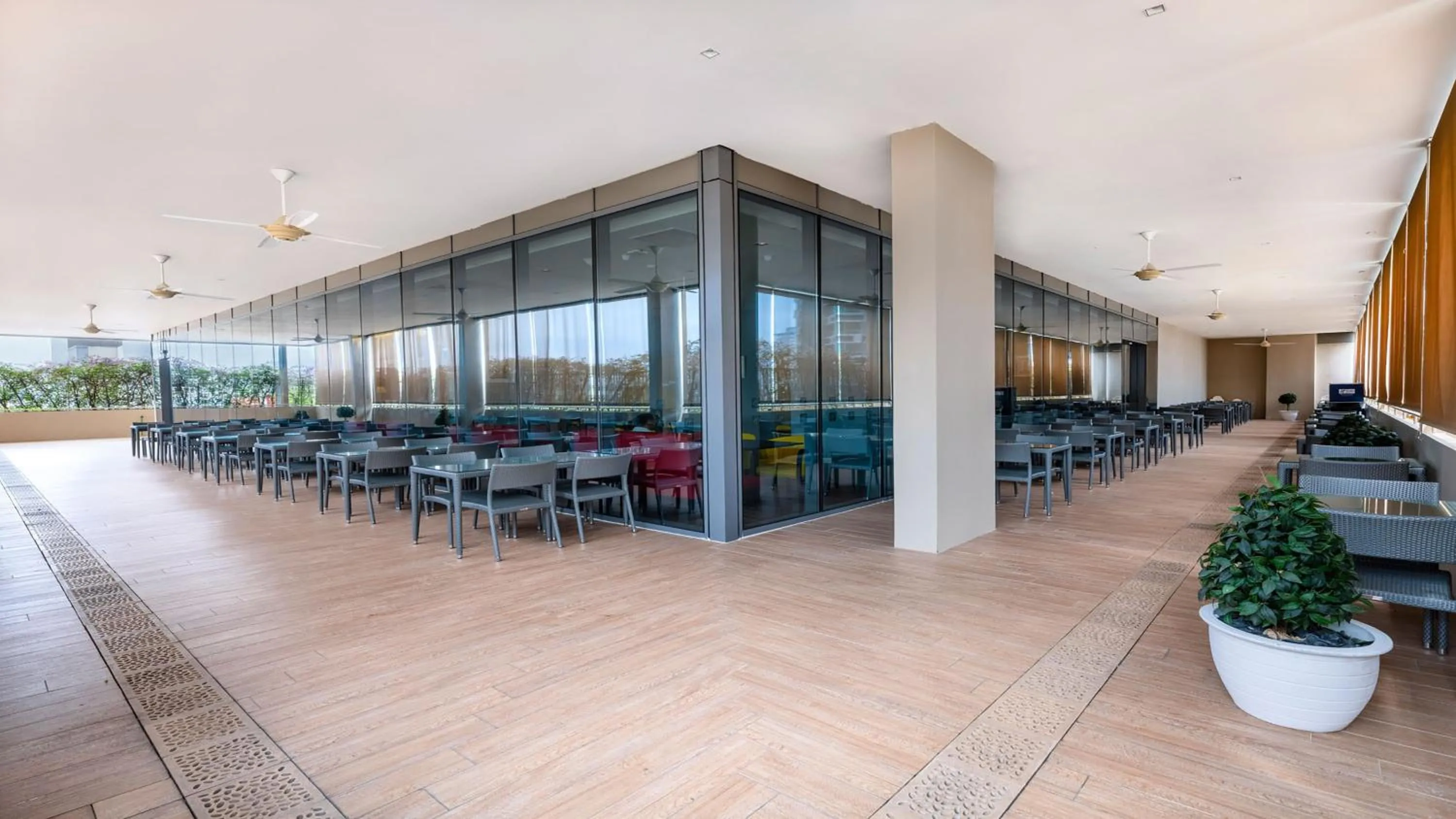 Restaurant/places to eat in Holiday Inn Express Singapore Katong by IHG