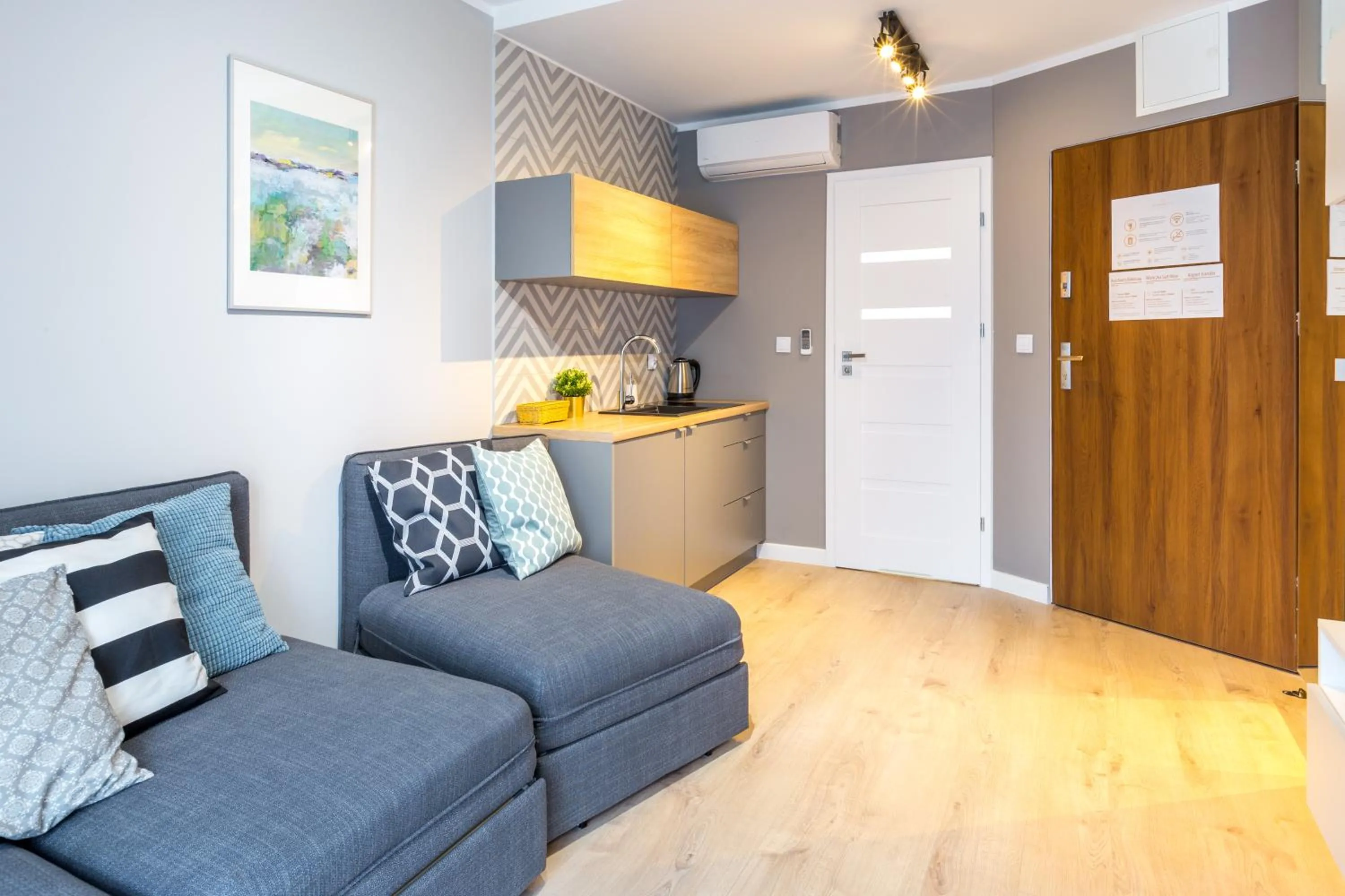 Kitchen or kitchenette in Wawel Cracow Old City Apartments - Friendhouse Apartments