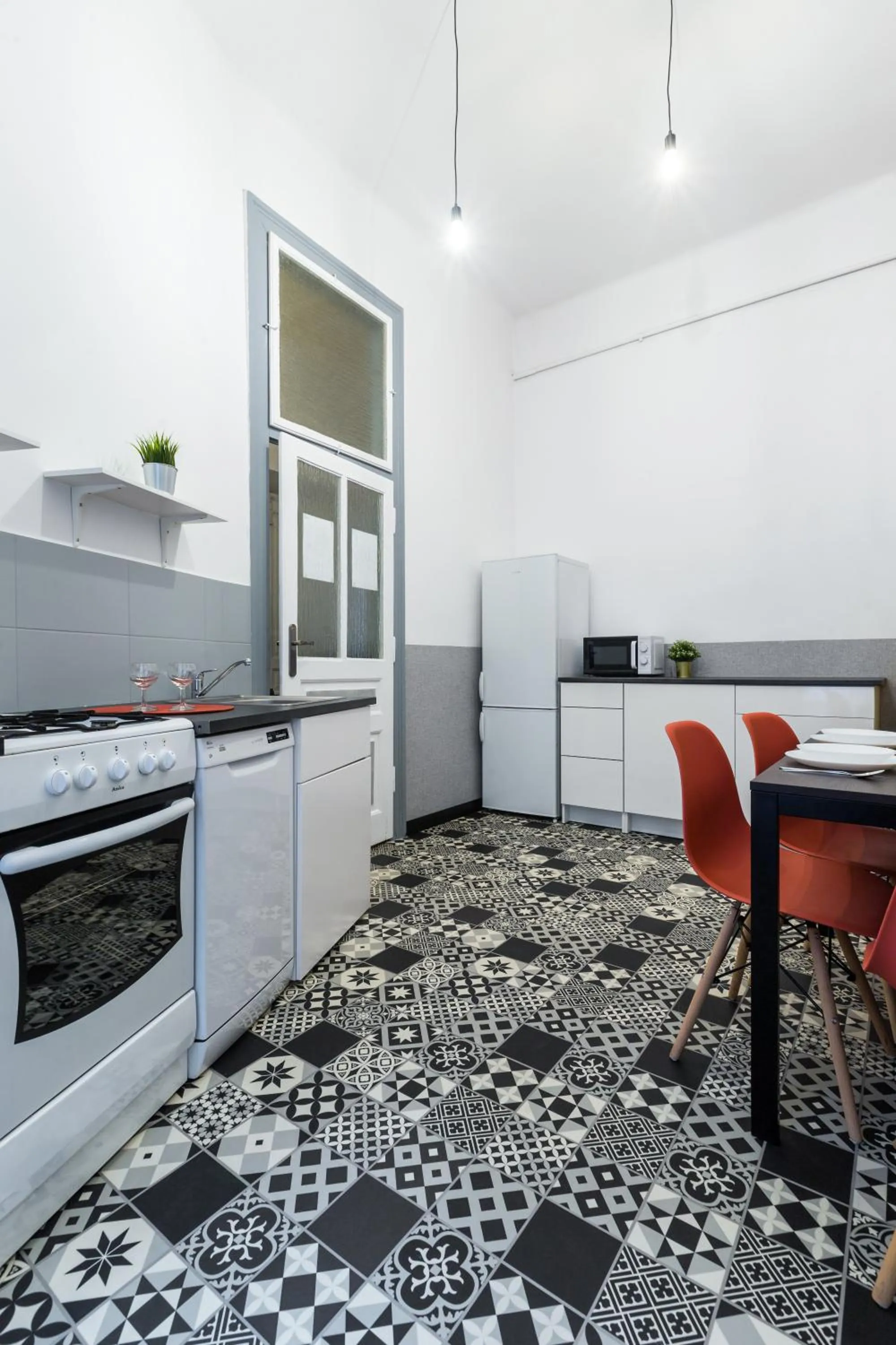 Kitchen or kitchenette in Wawel Cracow Old City Apartments - Friendhouse Apartments